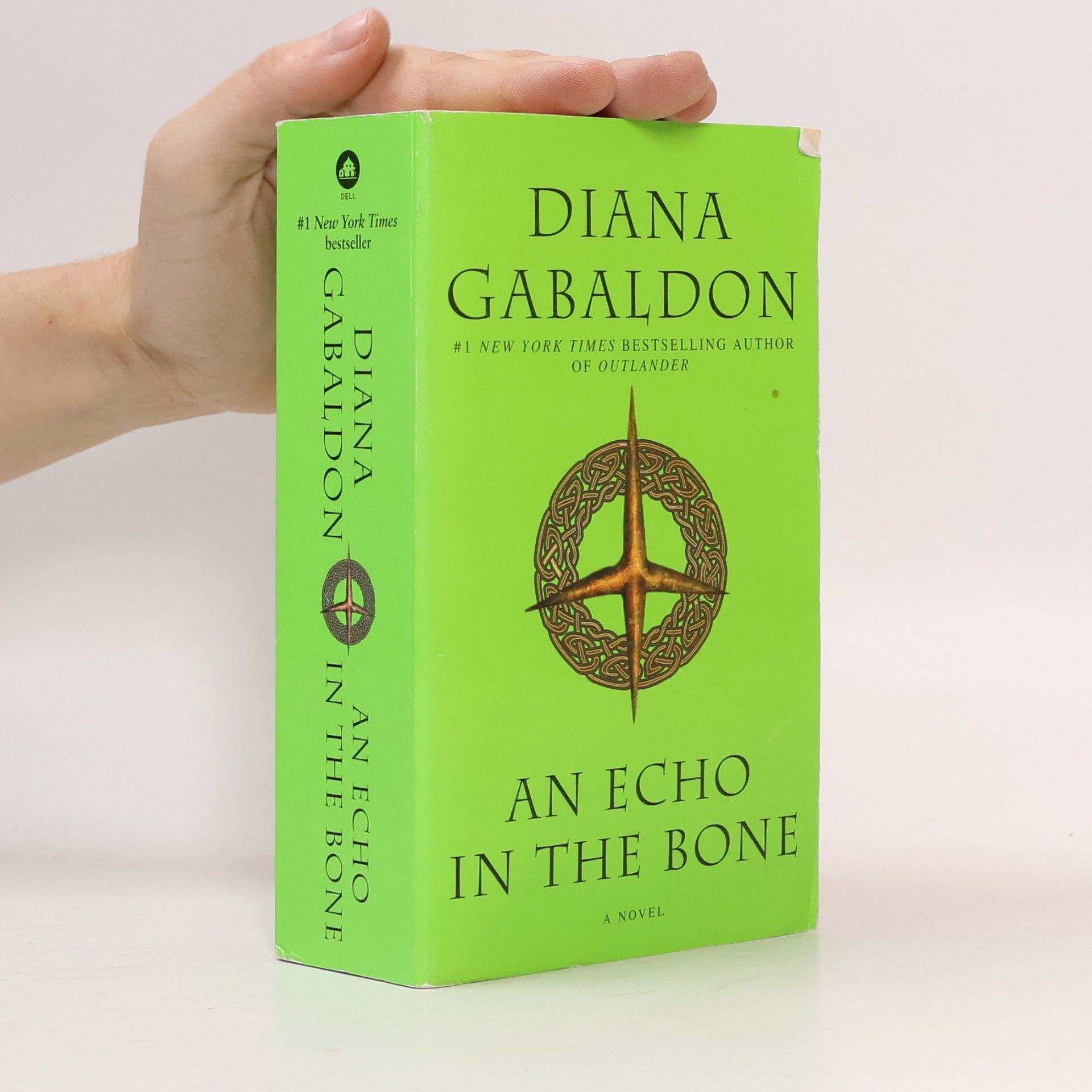 Diana Gabaldon An echo in the bone : a novel