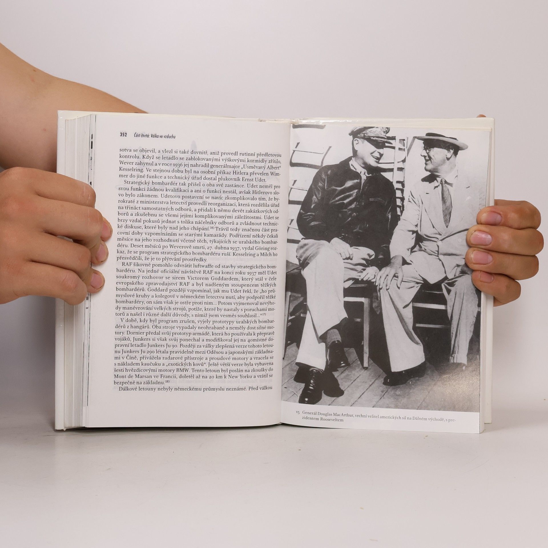 Len Deighton Krev, slzy a pošetilost: V nejtemnější hodině druhé světové války
