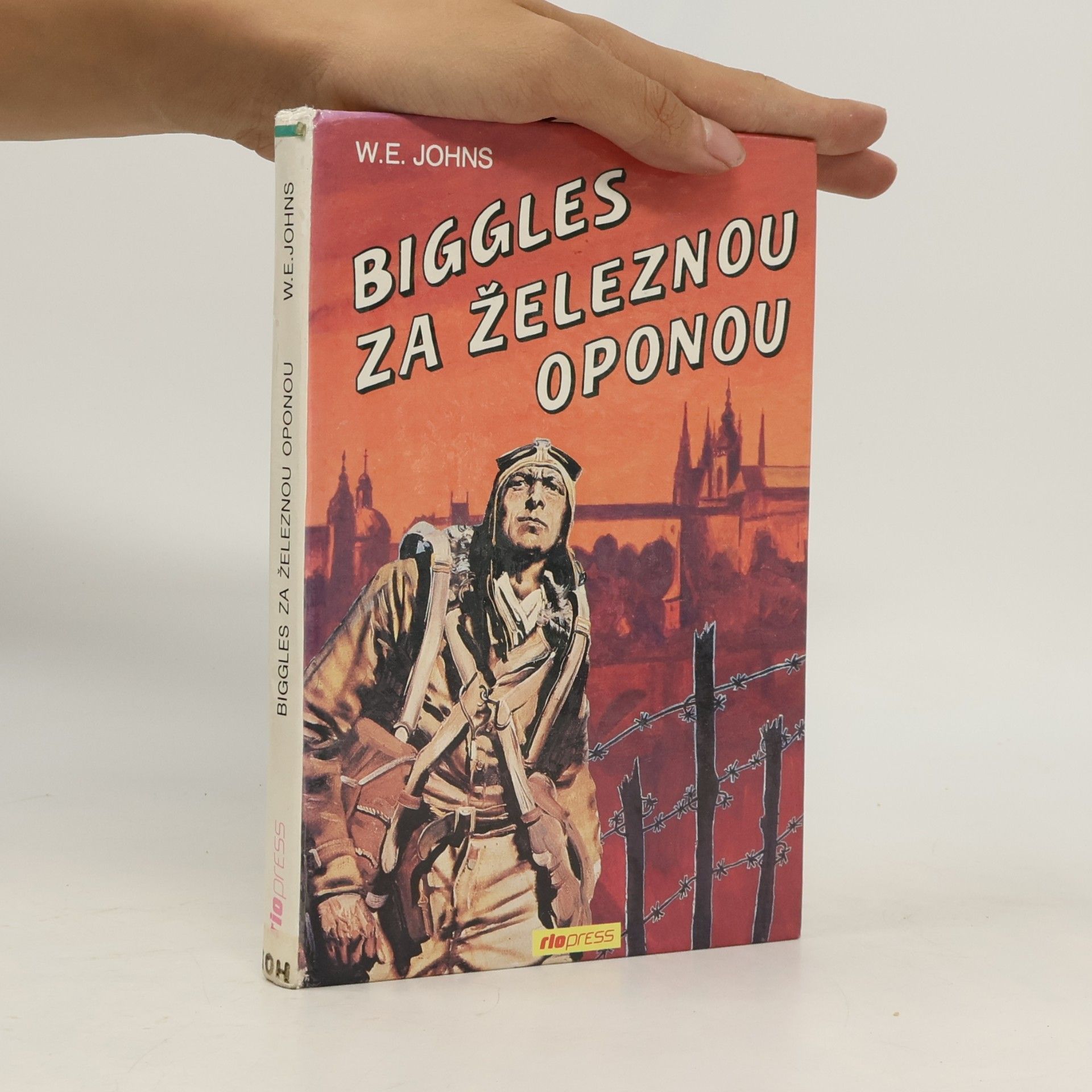 William Earl Johns Biggles za železnou oponou