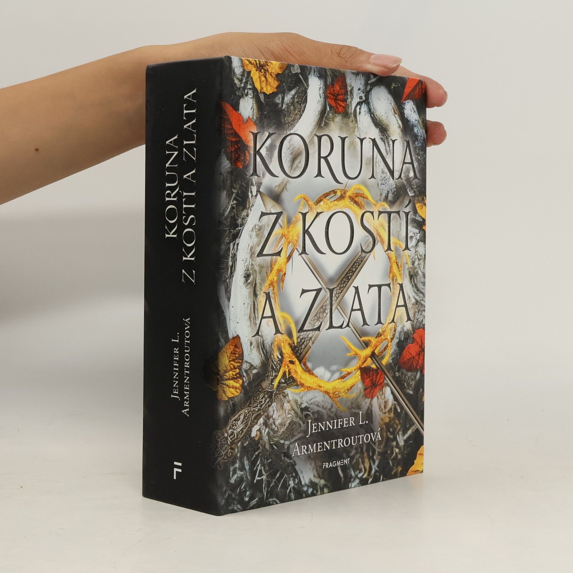 Jennifer Armentrout Koruna z kostí a zlata