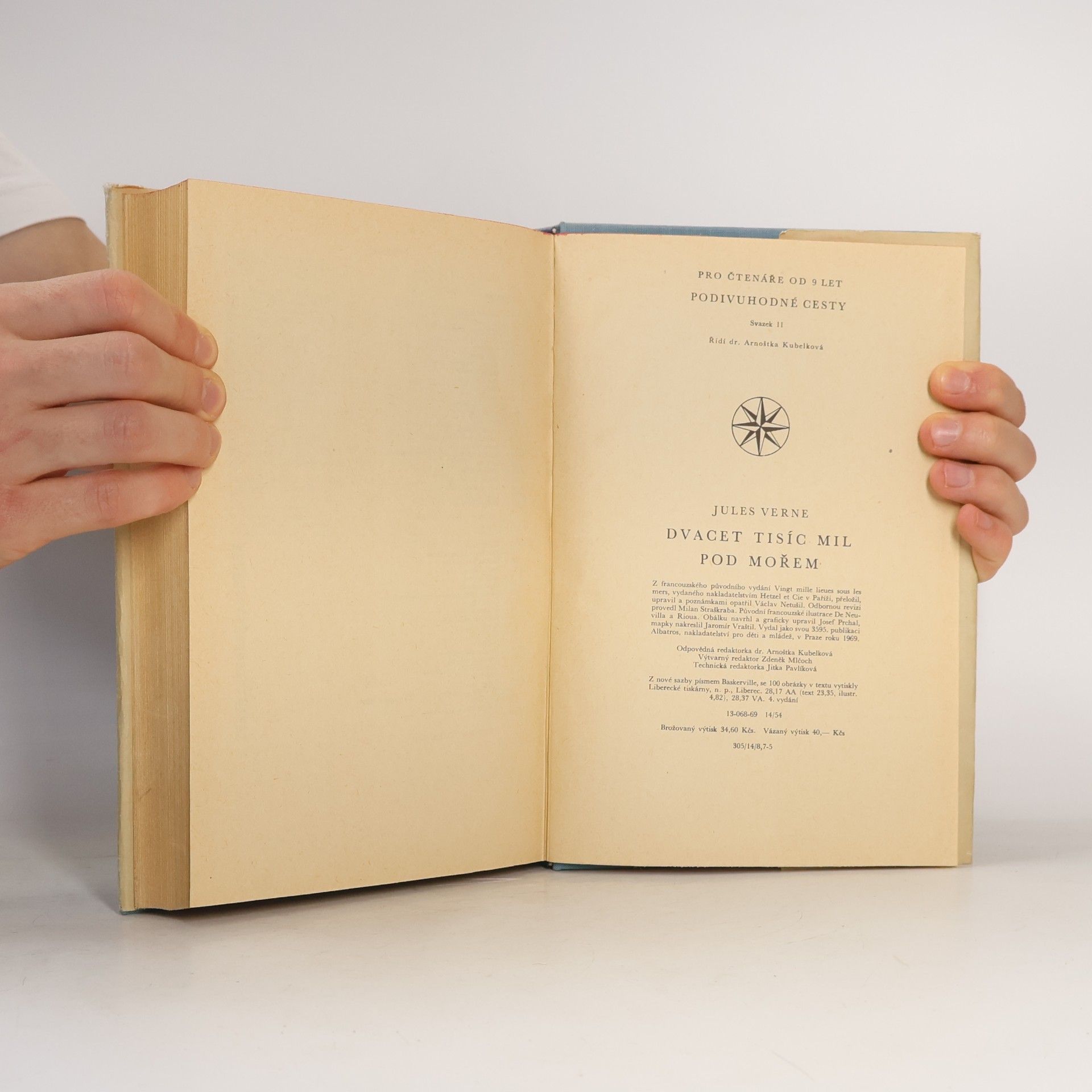 Jules Verne Dvacet tisíc mil pod mořem