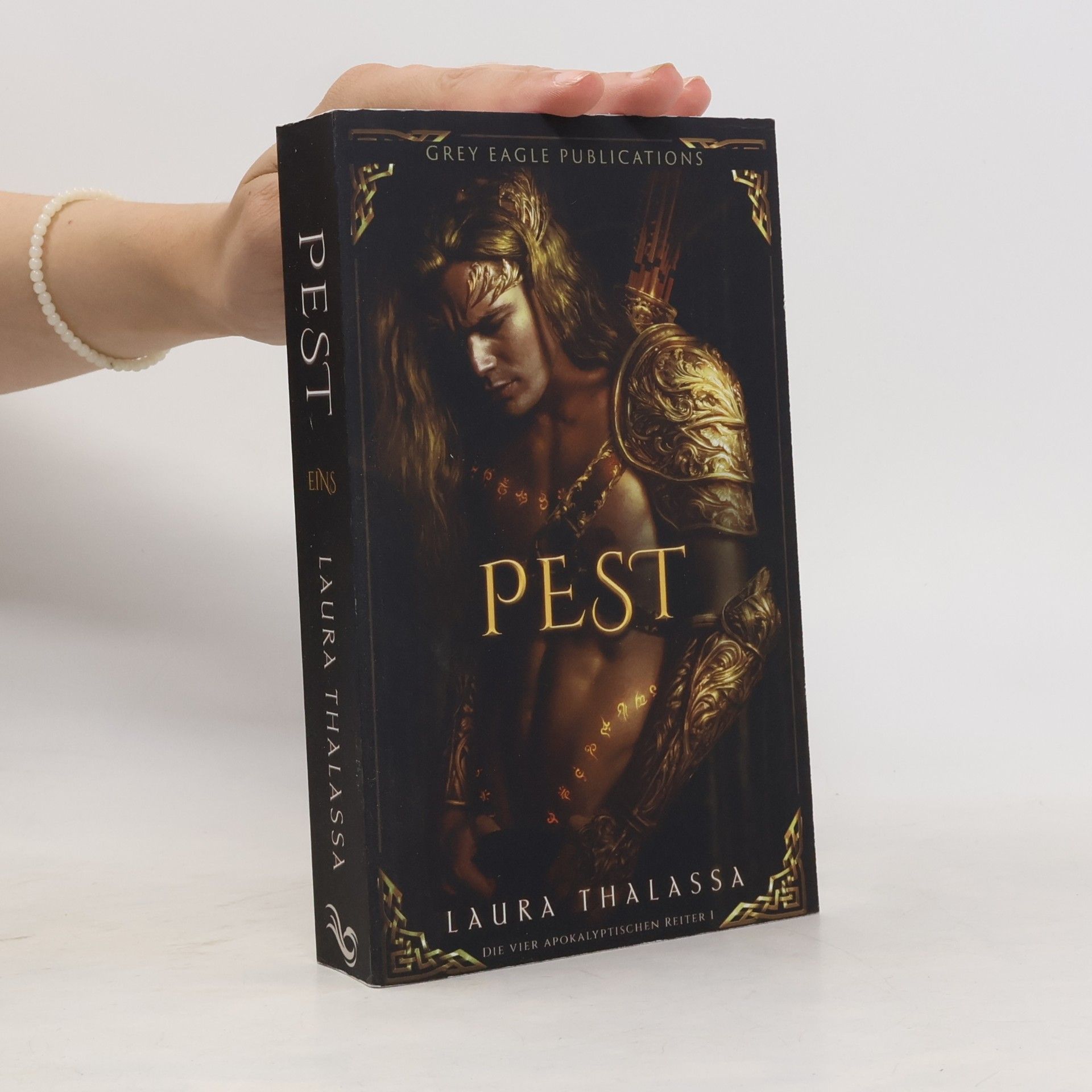 Laura Thalassa Pest
