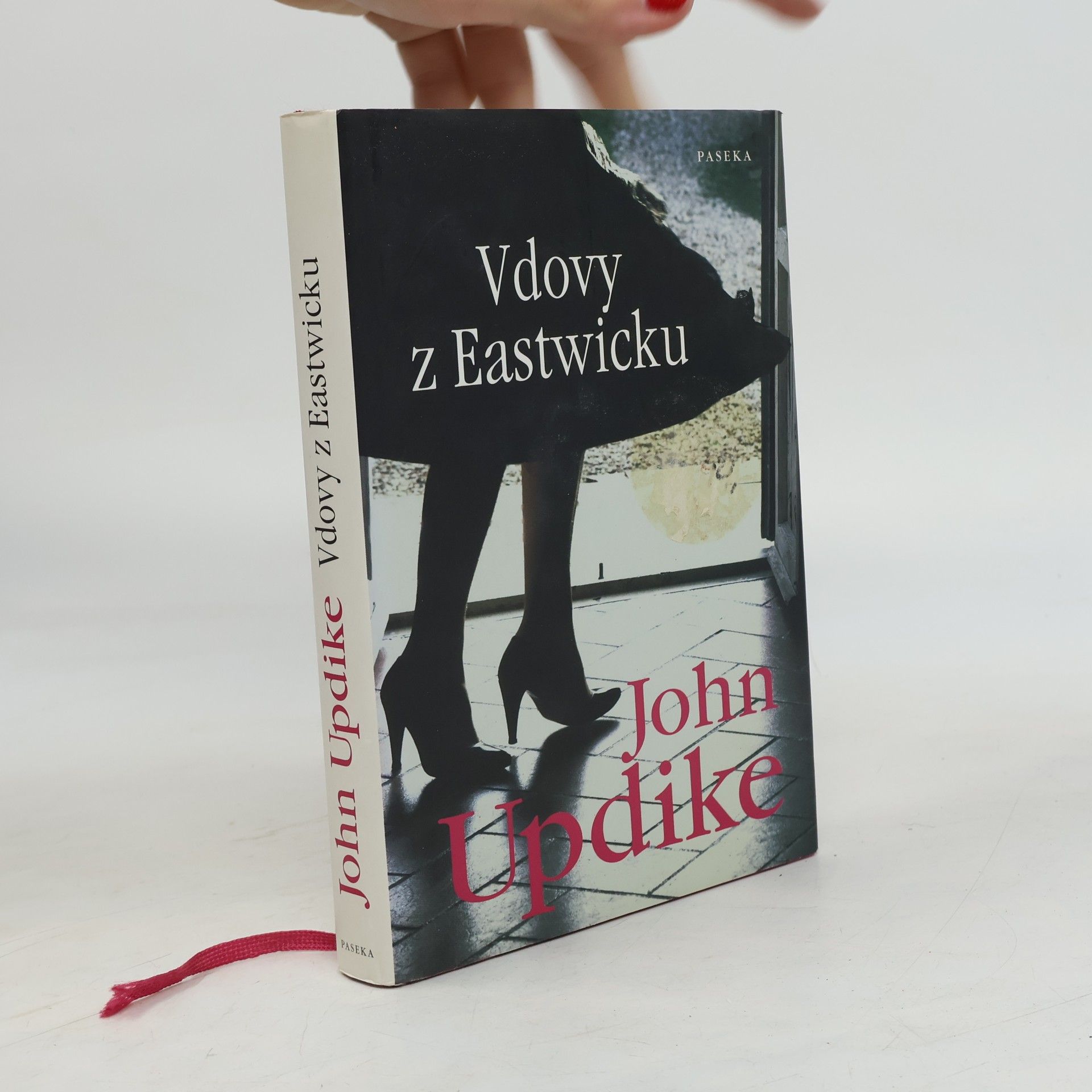 John Updike Vdovy z Eastwicku