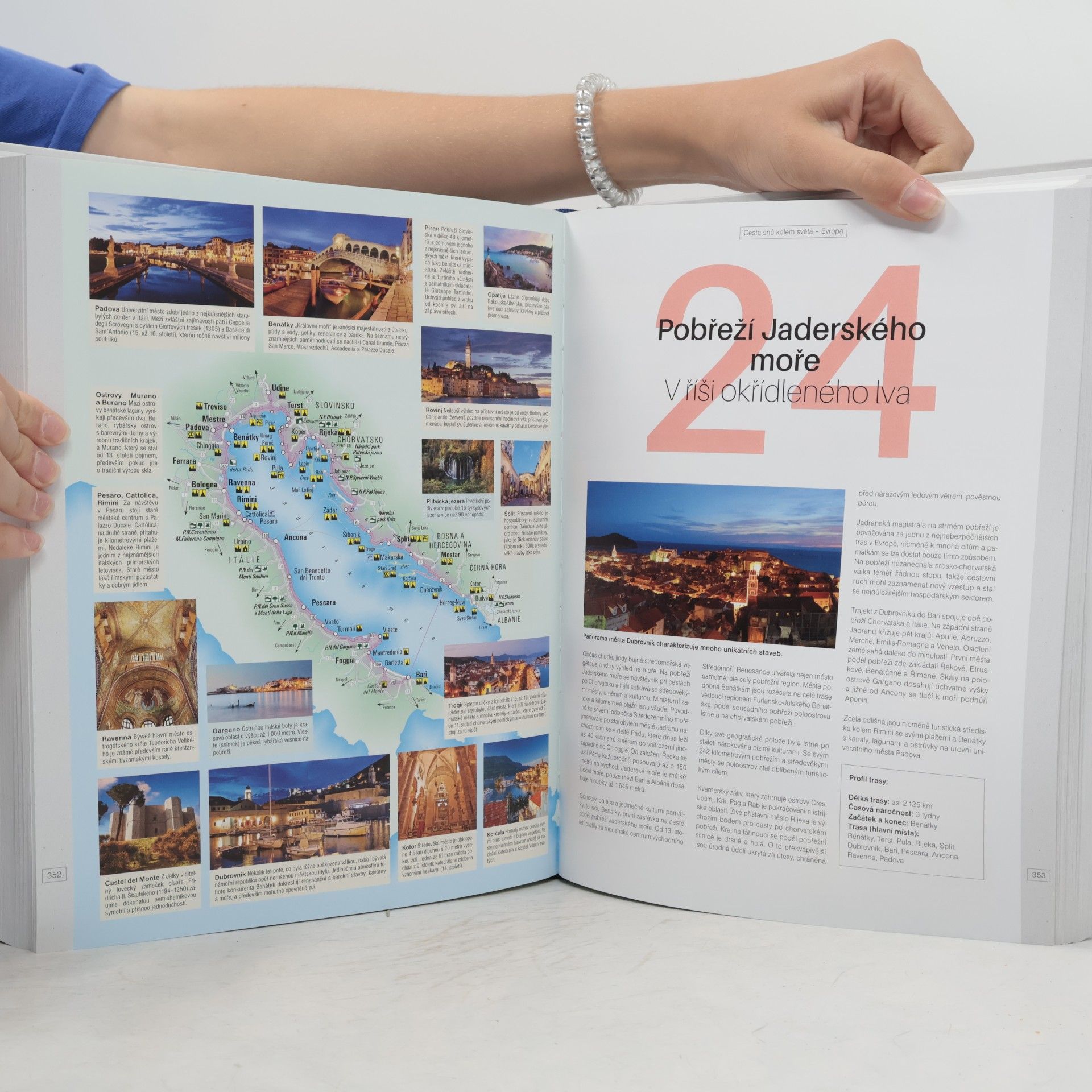 Kolektiv autorů Svět cestovní atlas