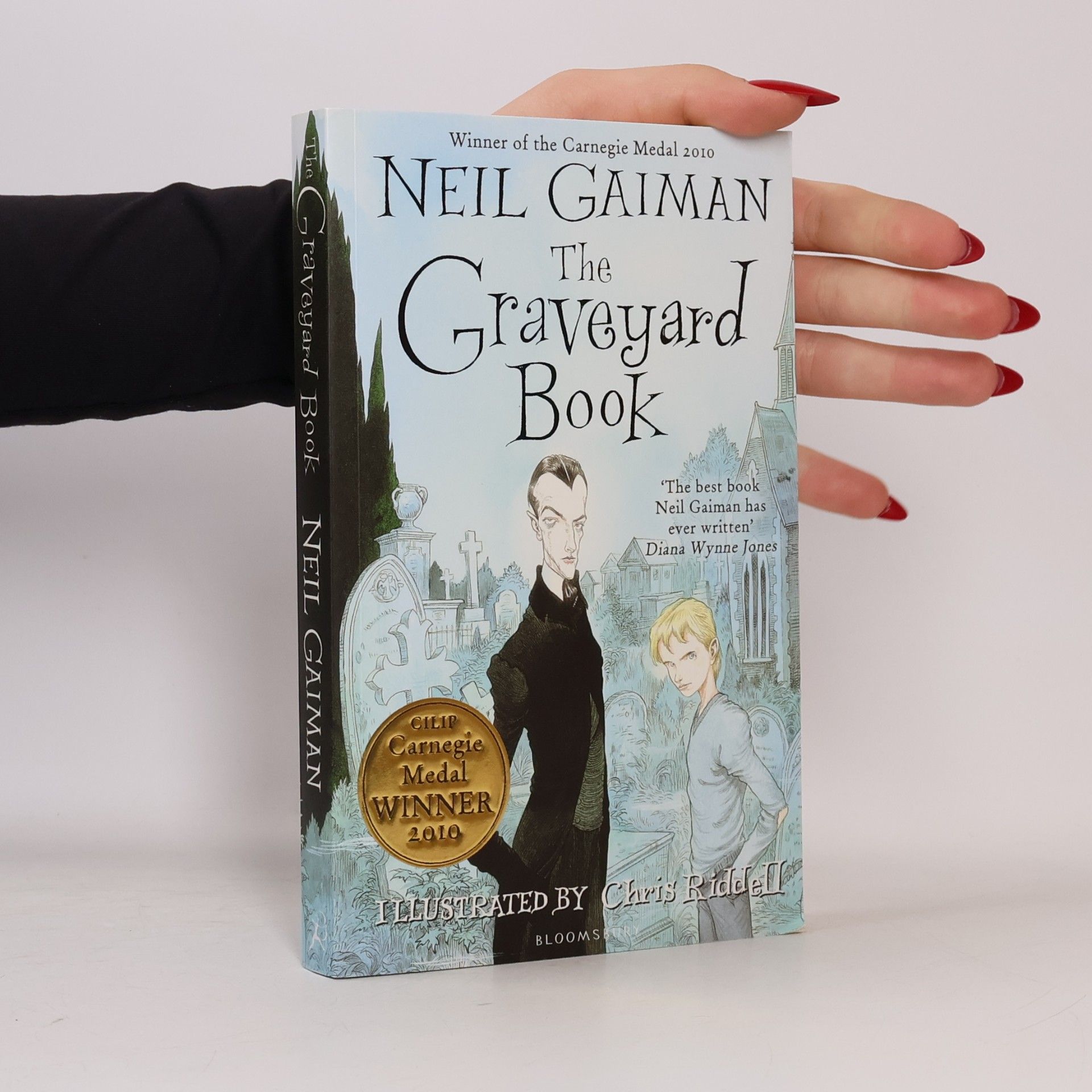Neil Gaiman The graveyard book