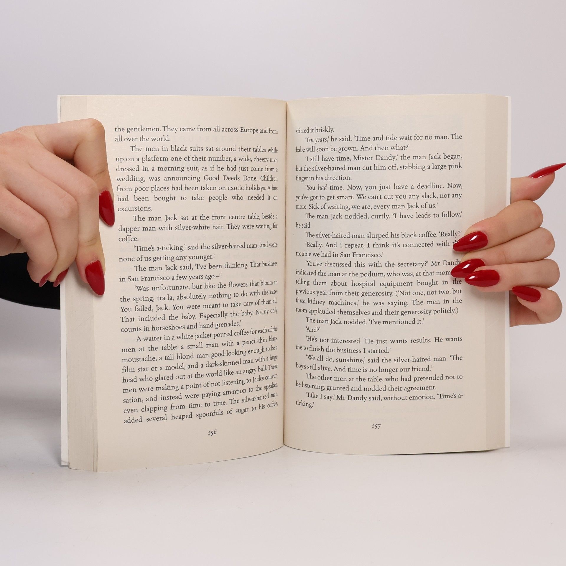 Neil Gaiman The graveyard book