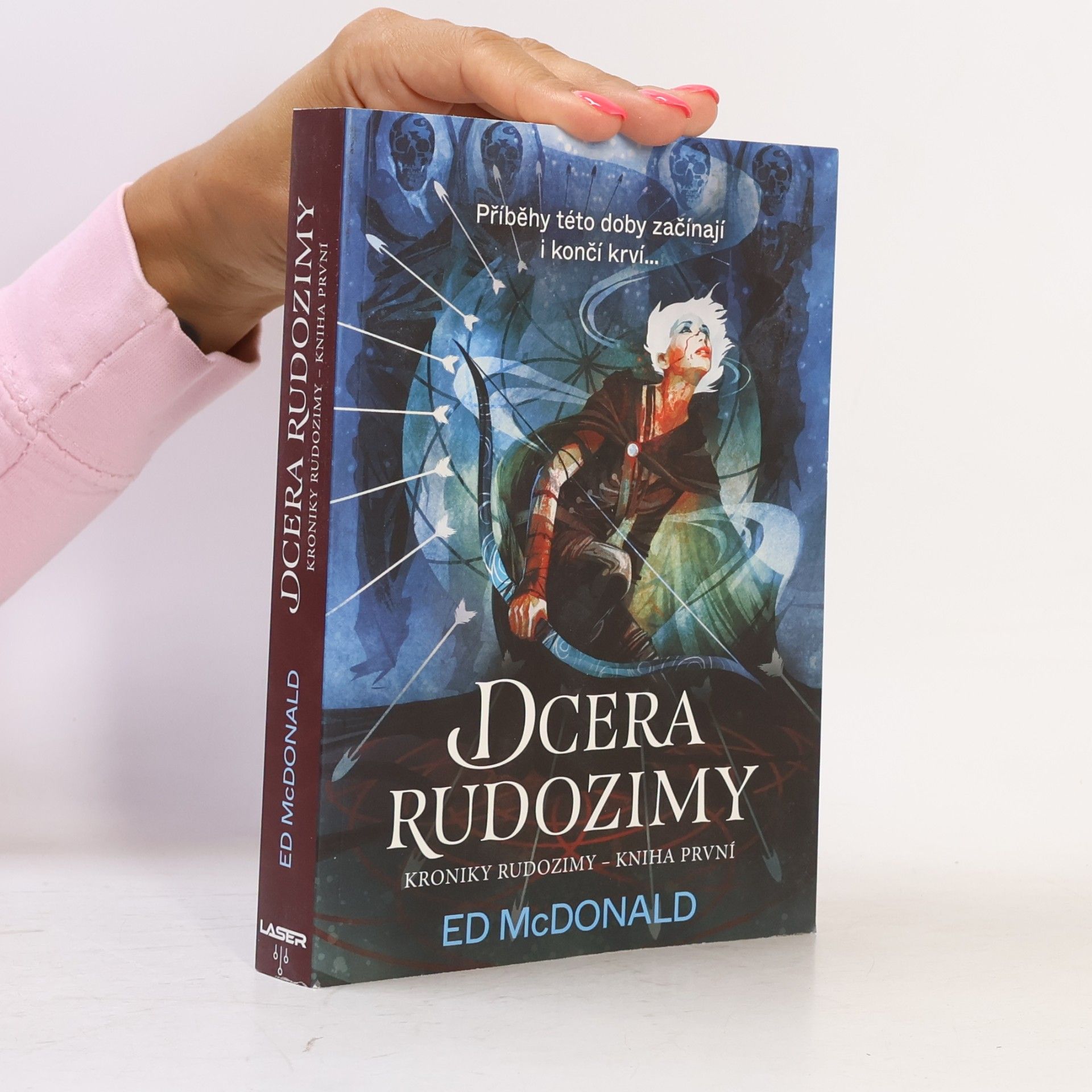 Ed McDonald Kroniky Rudozimy. Kniha první, Dcera Rudozimy