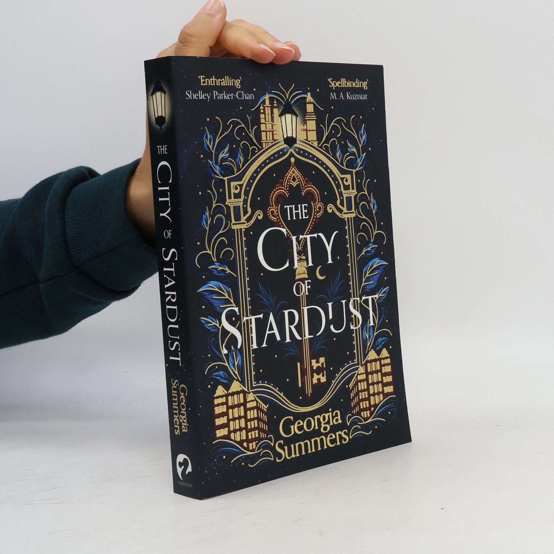 Georgia Summers The City of Stardust: an enchanting, escapist and magical debut