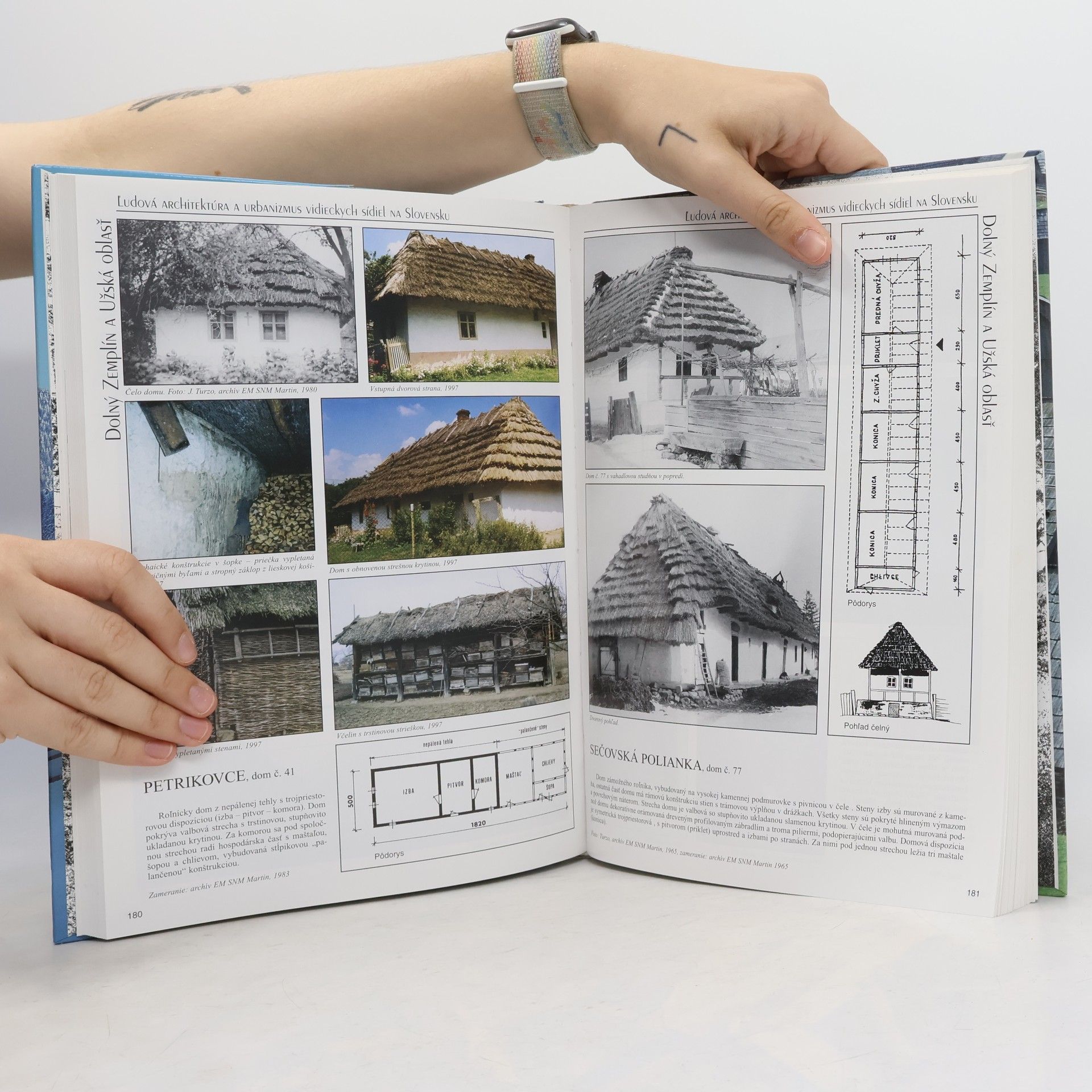 AA.VV. Ľudová architektúra a urbanizmus vidieckych sídiel na Slovensku