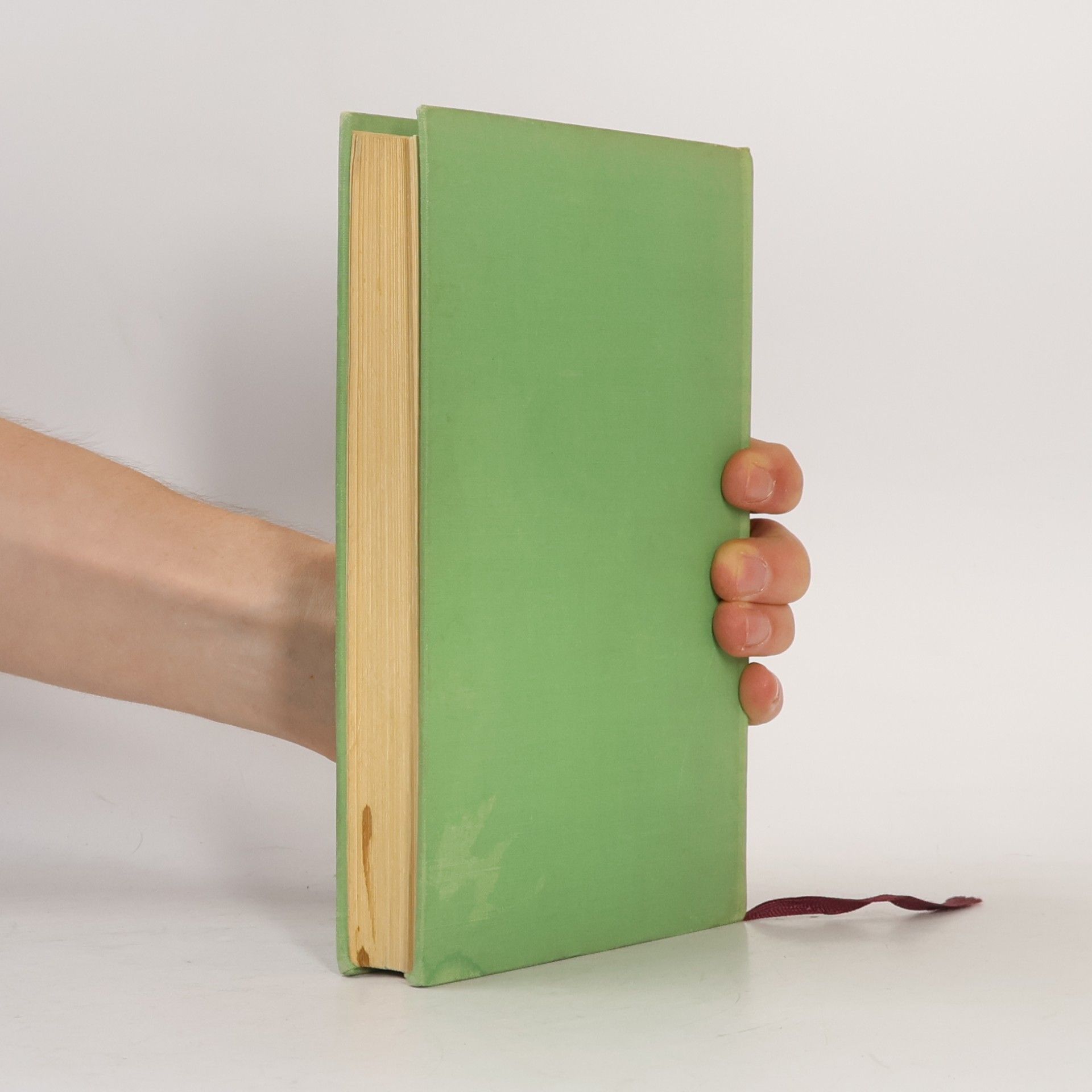 Various authors Este a tuz mellett