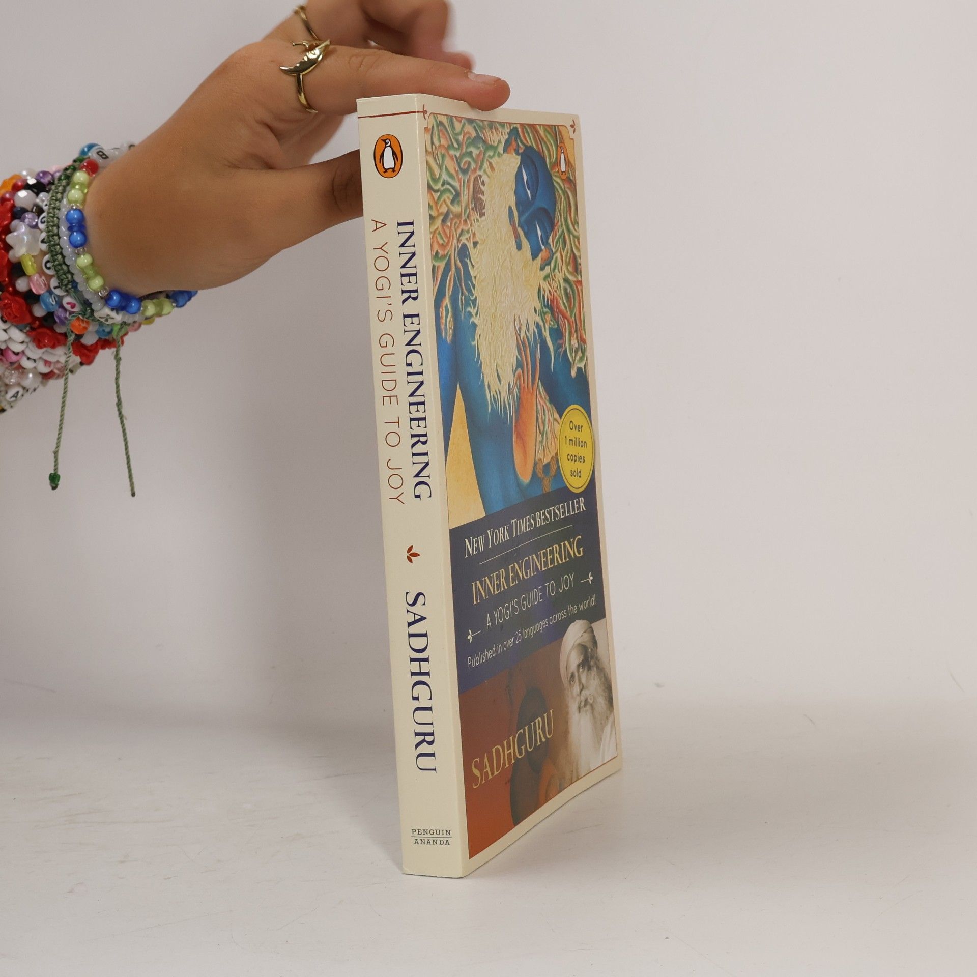Sadhguru Inner engineering: A yogi's guide to joy