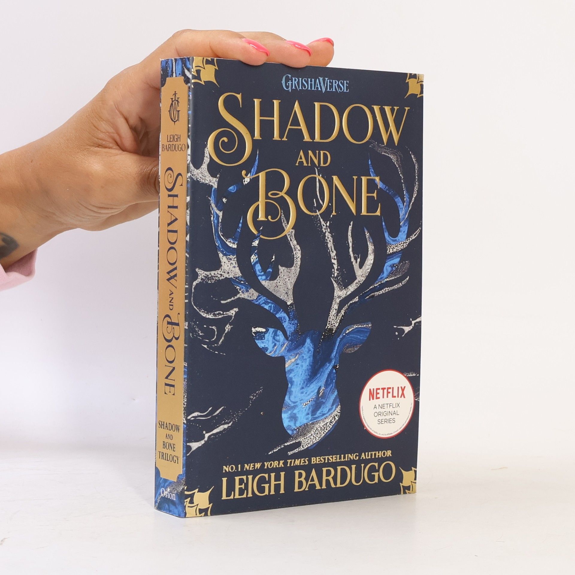 Leigh Bardugo Shadow and Bone
