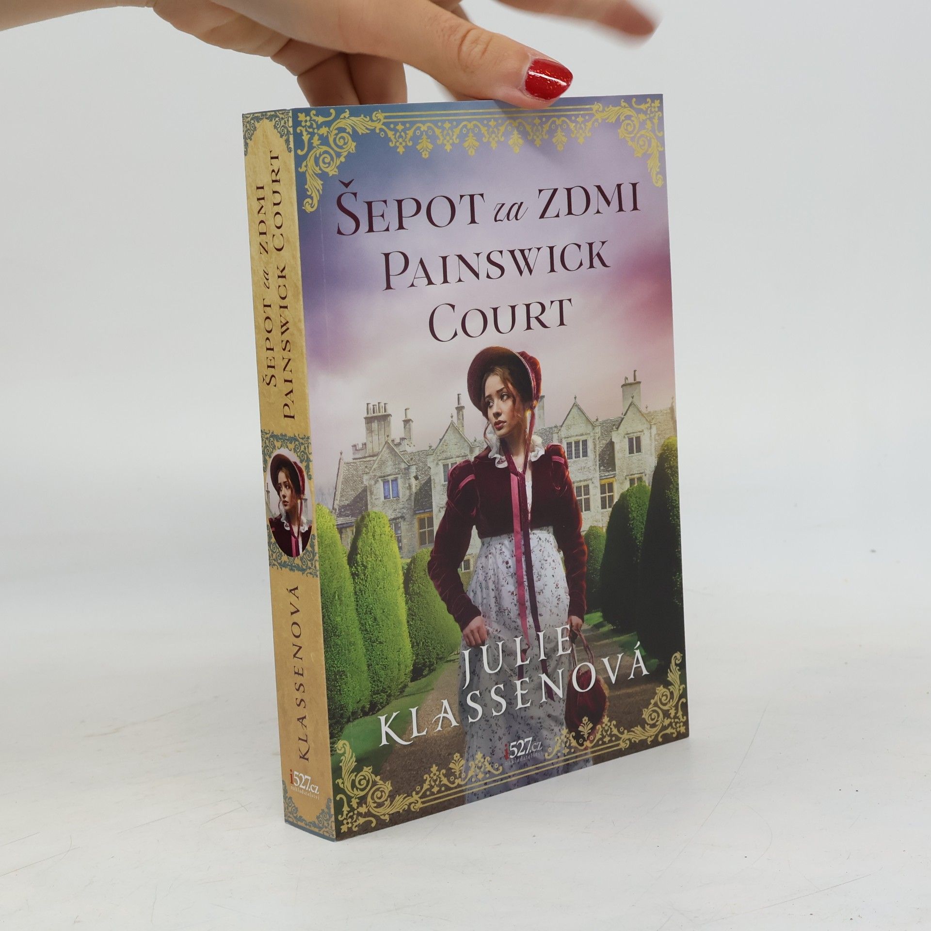 Šepot za zdmi Painswick Court