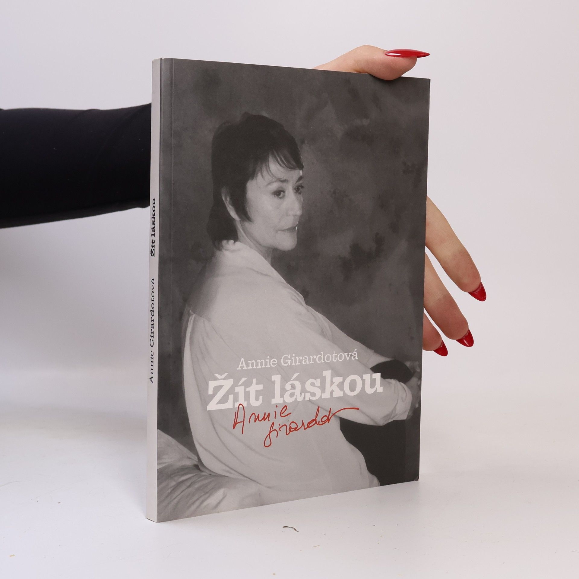 Annie Girardot Žít láskou