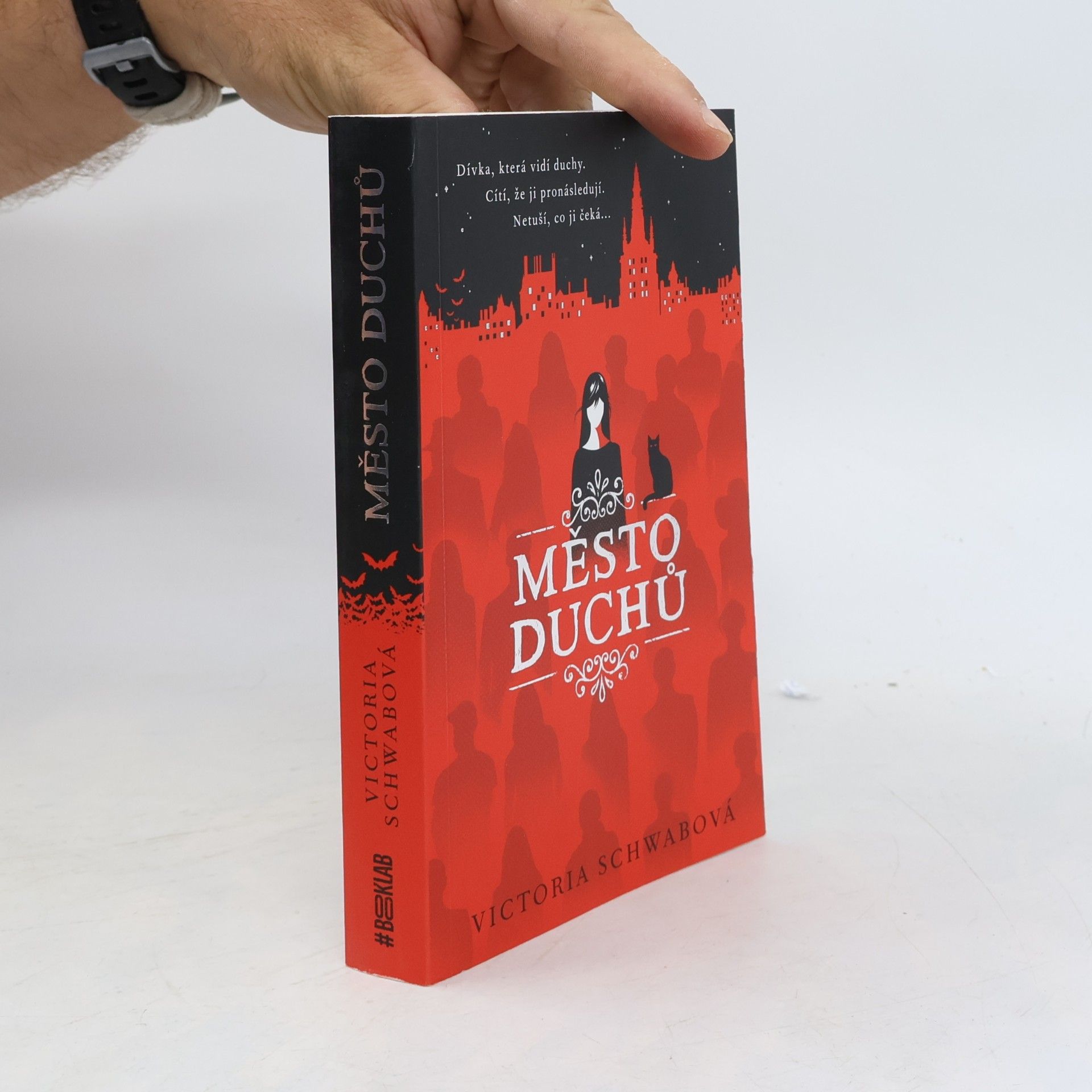 Victoria Schwabová Město duchů