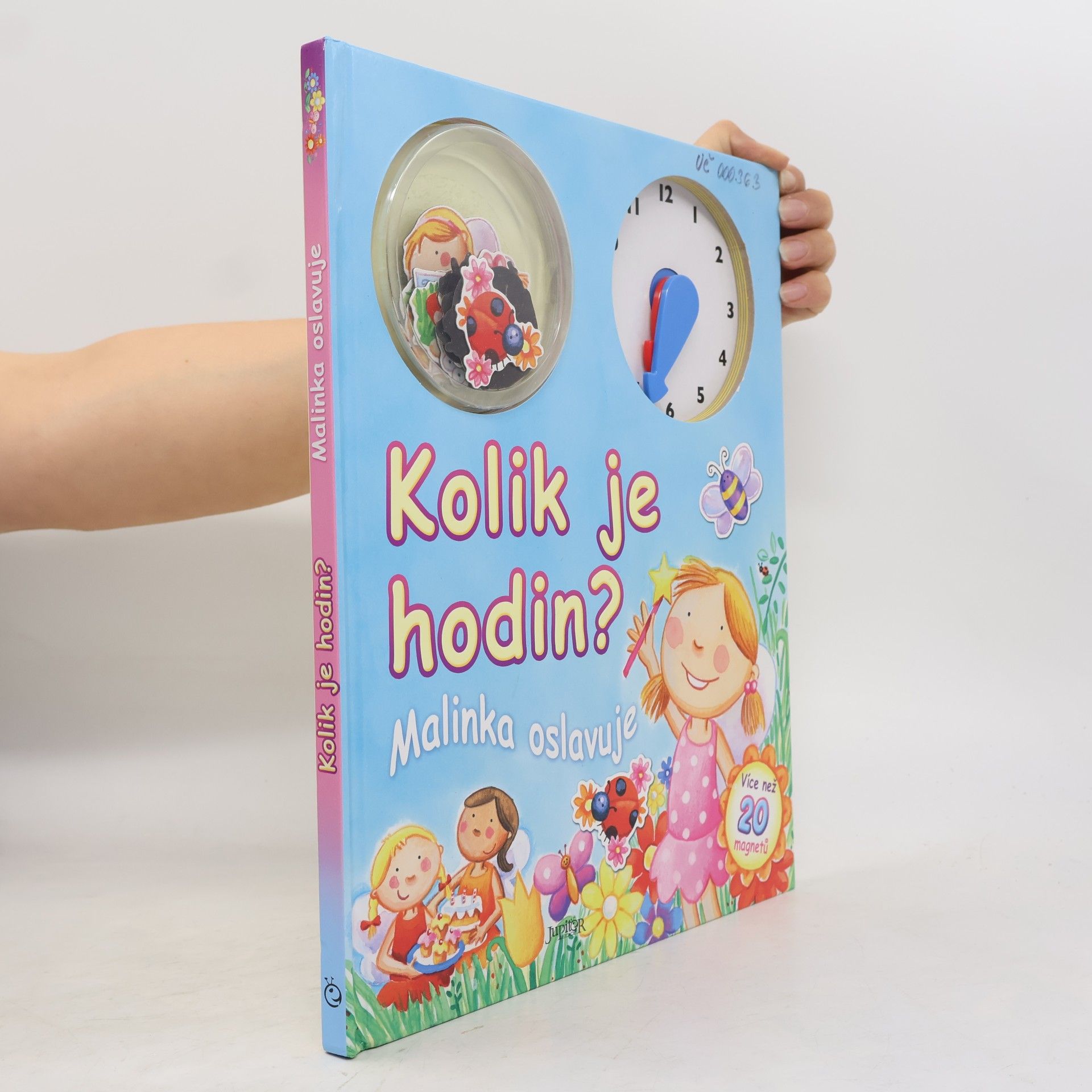 Hannah Wood Kolik je hodin? Malinka oslavuje