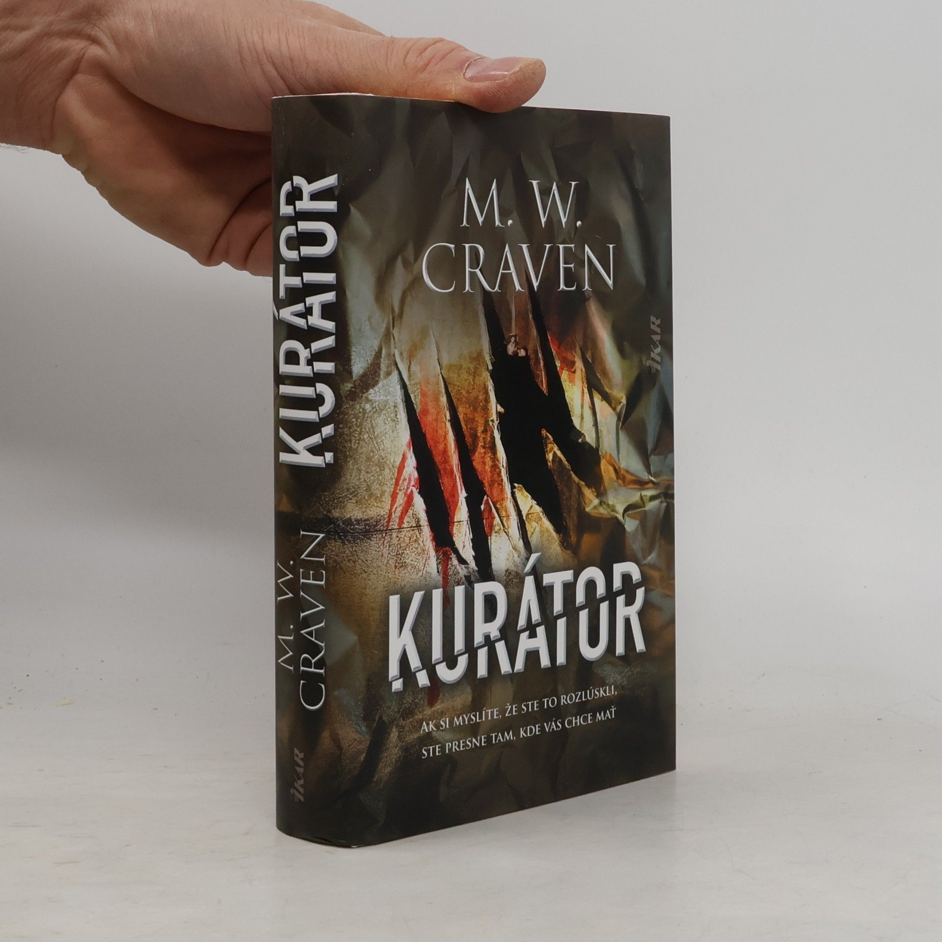 M.W. Craven Kurátor
