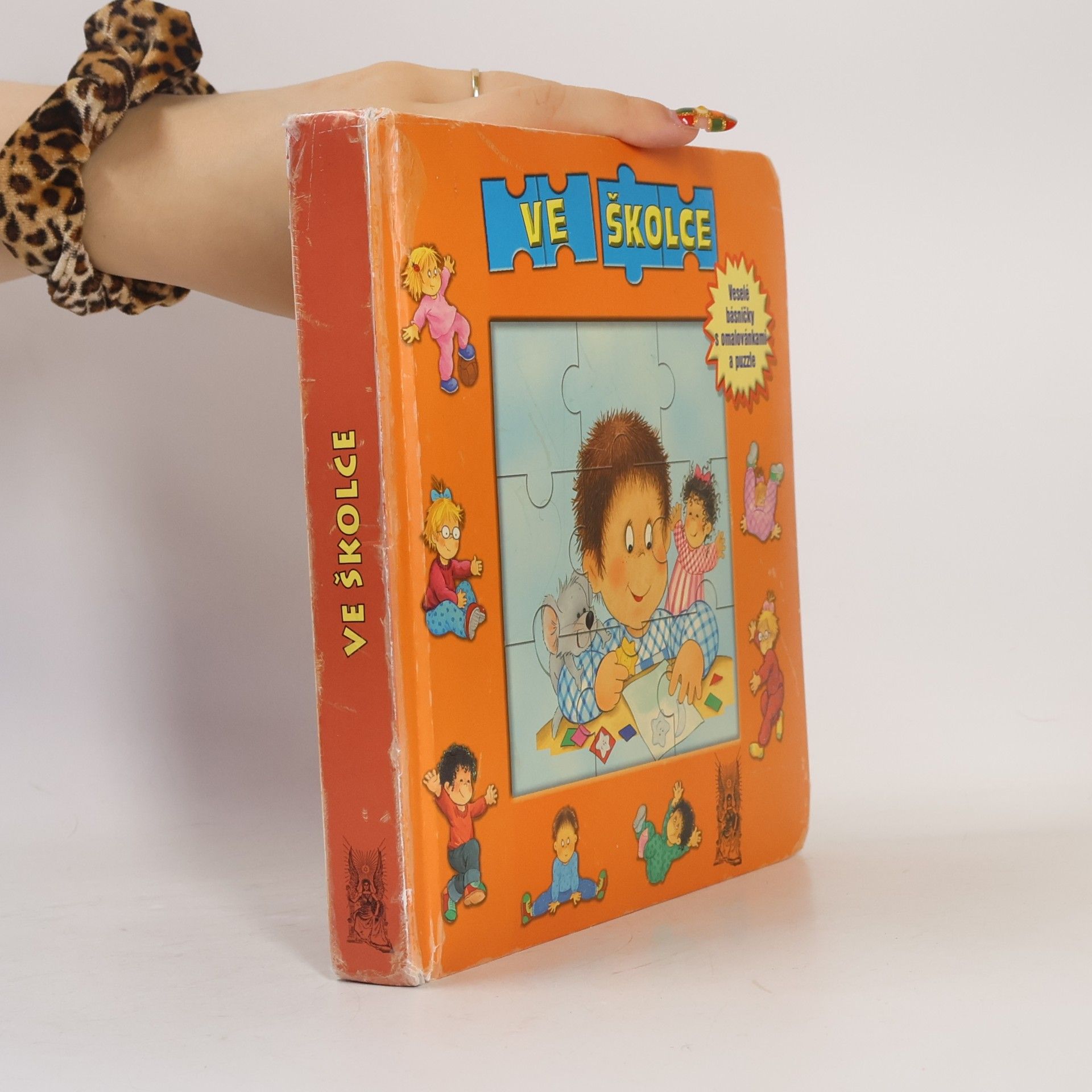 Ve školce : veselé básničky s omalovánkami a puzzle