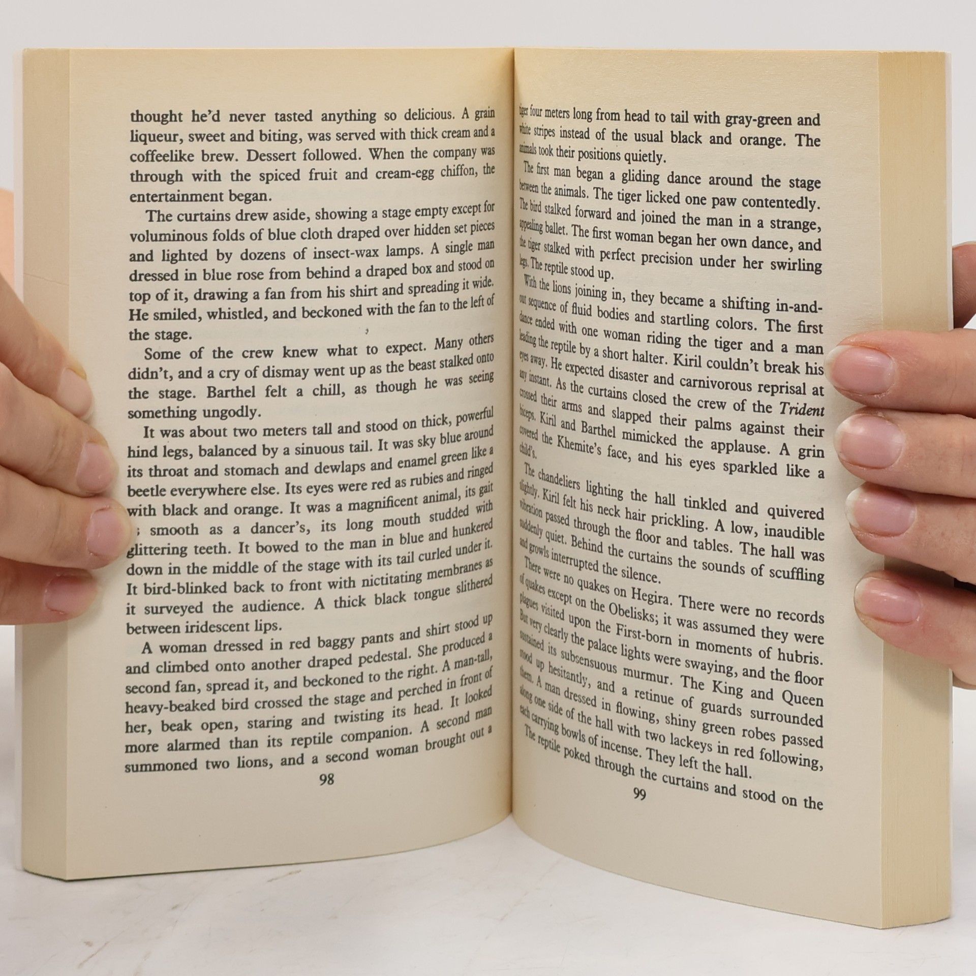Greg Bear Hegira