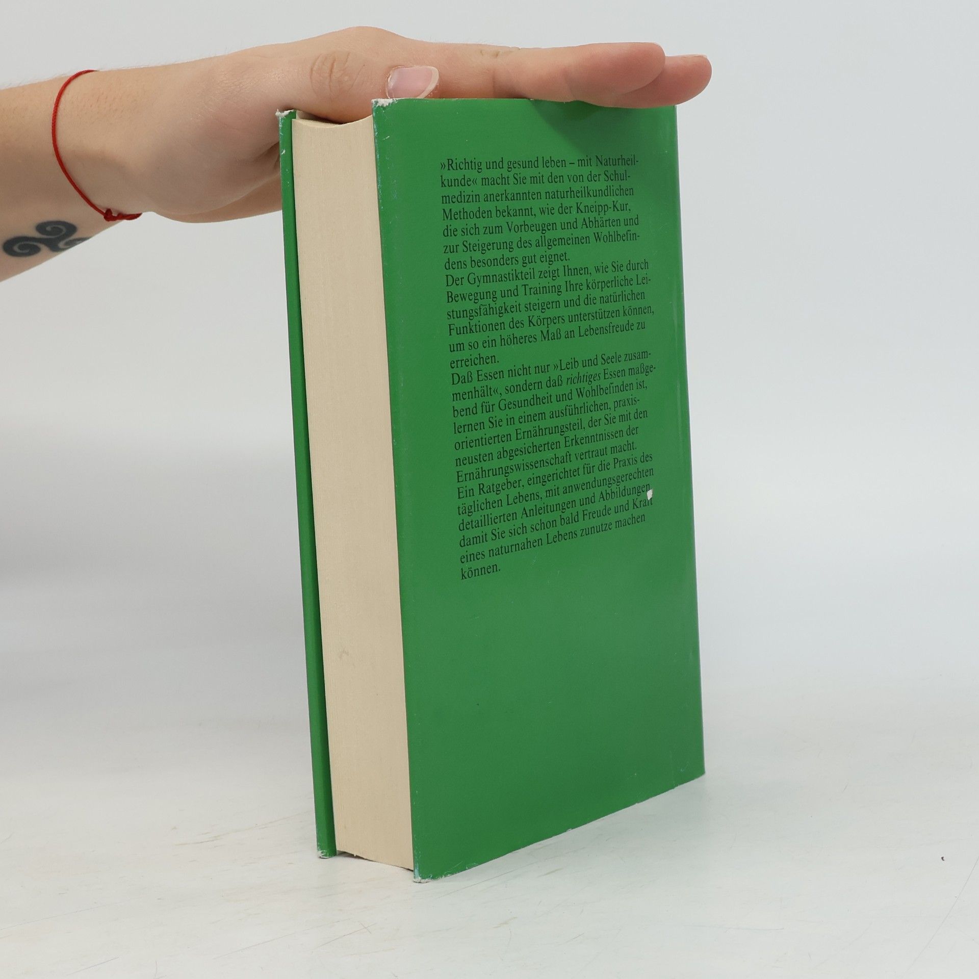 Various authors Richtig und gesund leben mit Naturheilkunde