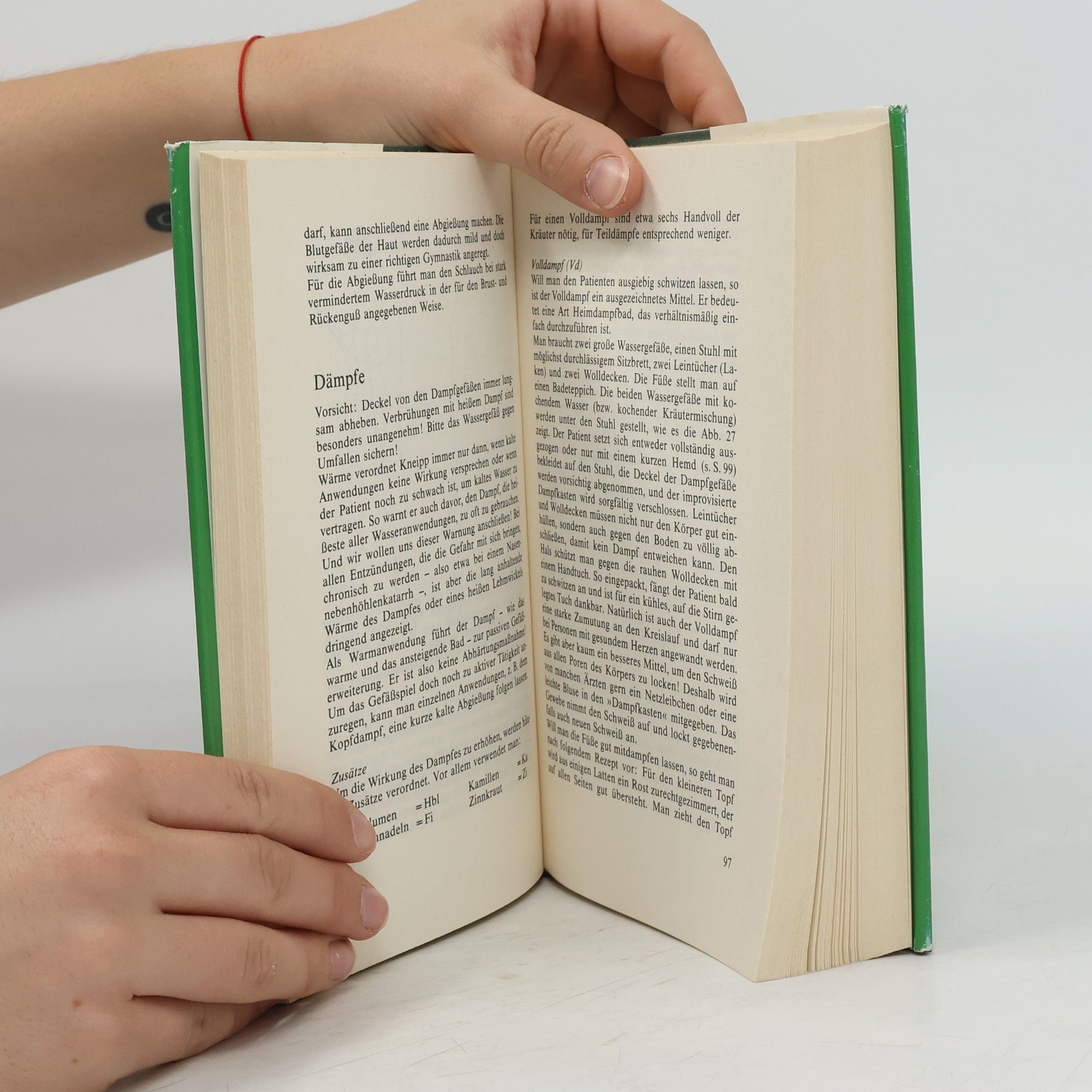 Various authors Richtig und gesund leben mit Naturheilkunde