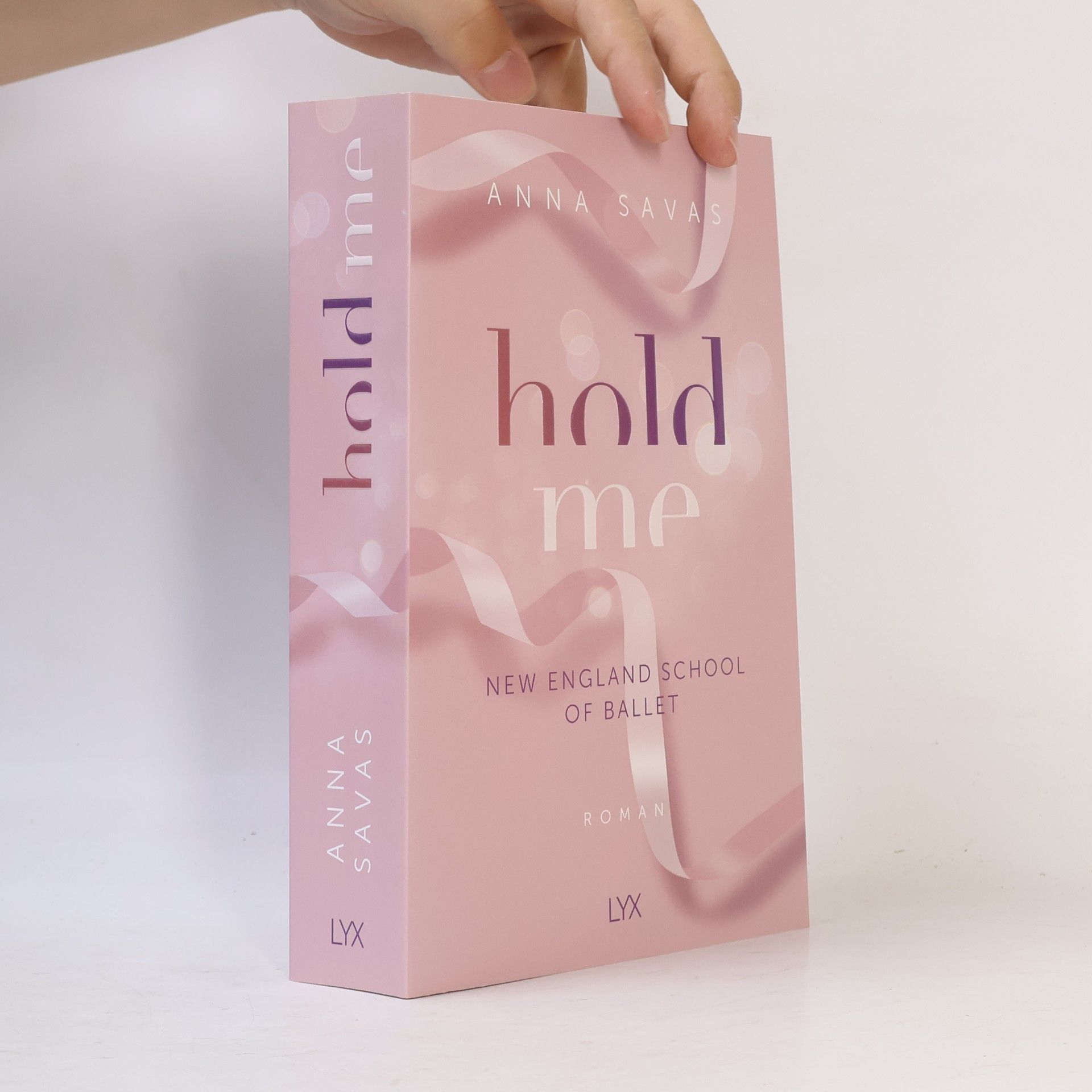 Anna Savas Hold me