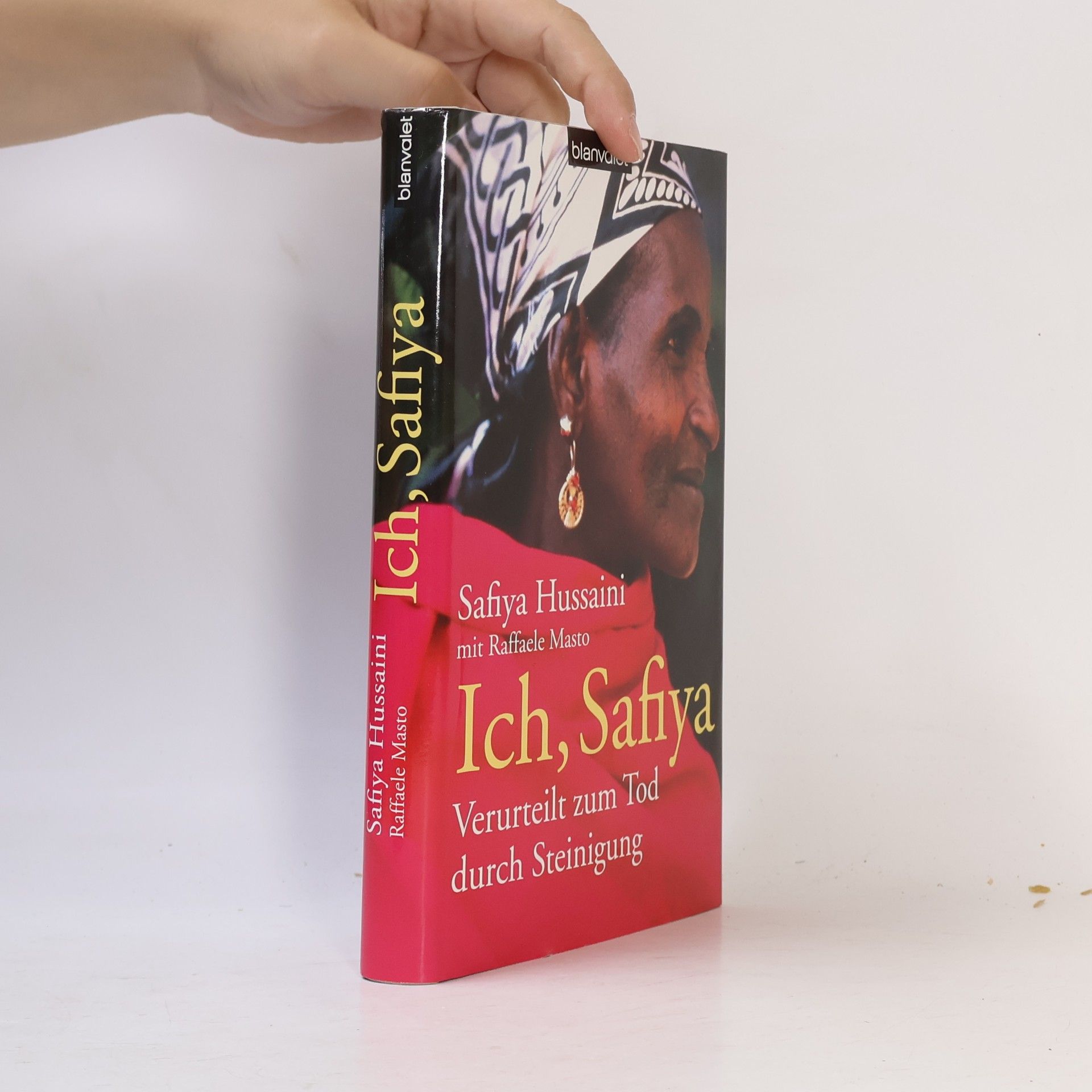 Safiya Hussaini Ich, Safiya