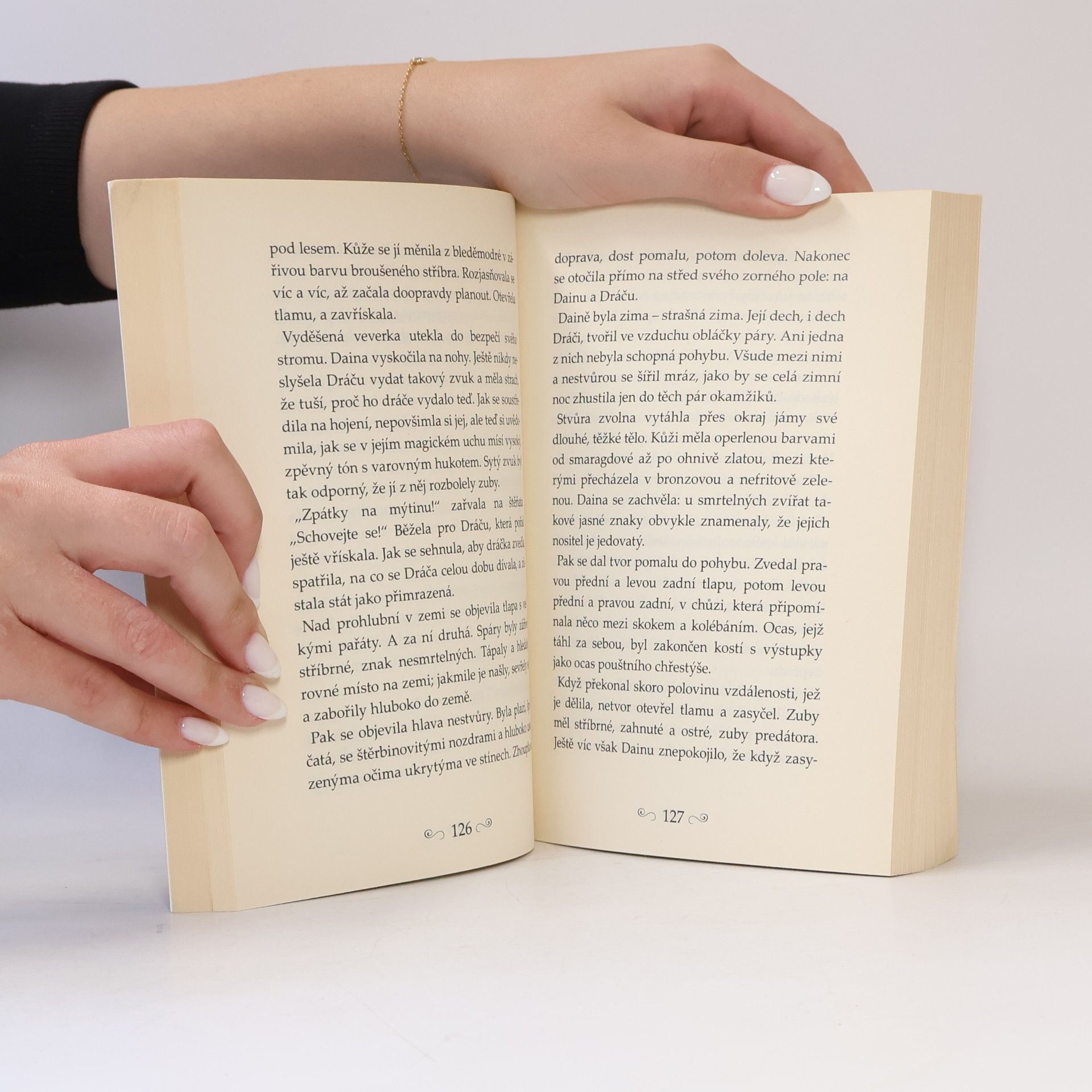 Tamora Pierce Nespoutaná magie. II., Strážkyně vlčí síly