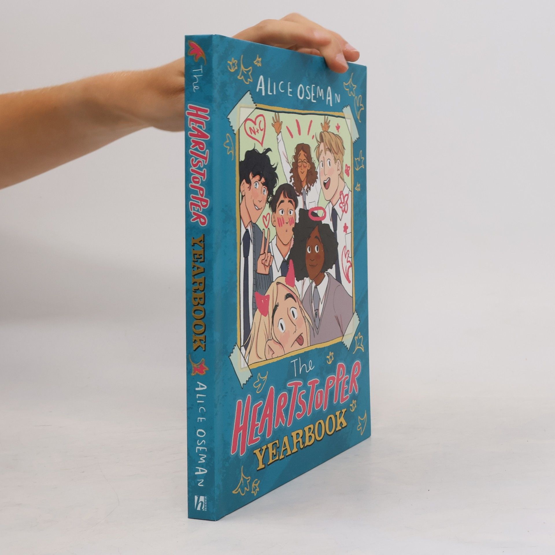Alice Oseman The Heartstopper yearbook