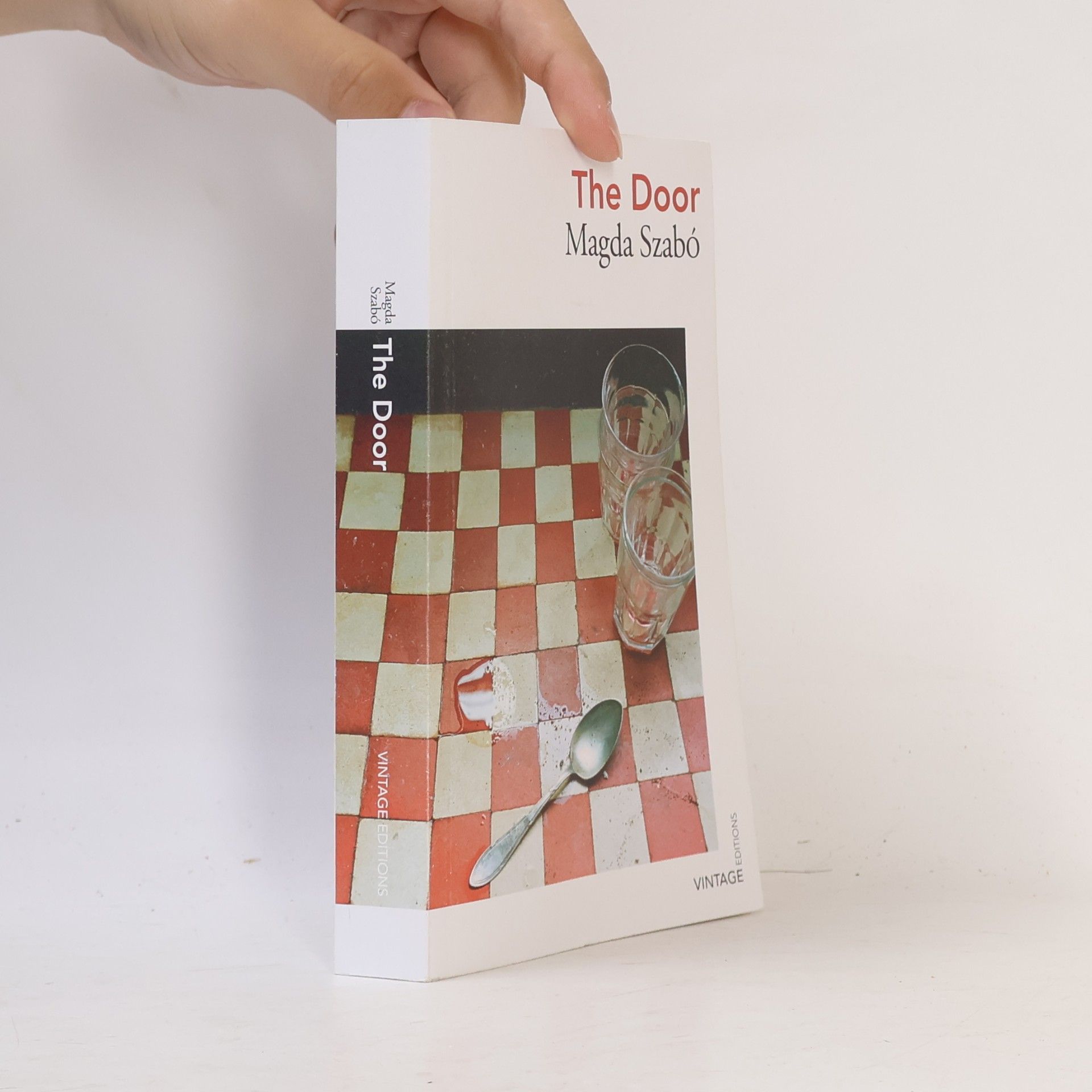 Magda Szabó The Door