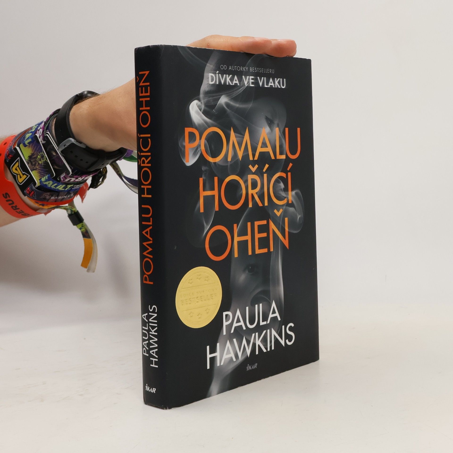 Paula Hawkins Pomalu hořící oheň