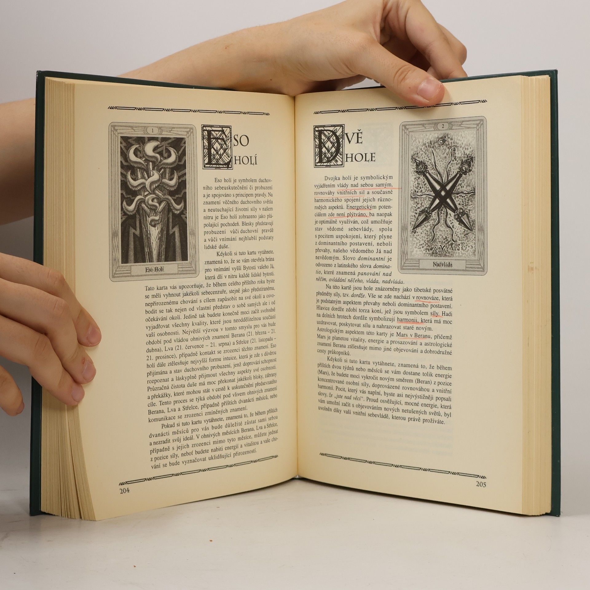 Angeles Arrien Velká kniha Crowleyho tarotu : praktické využití starověkých vizuálních symbolů