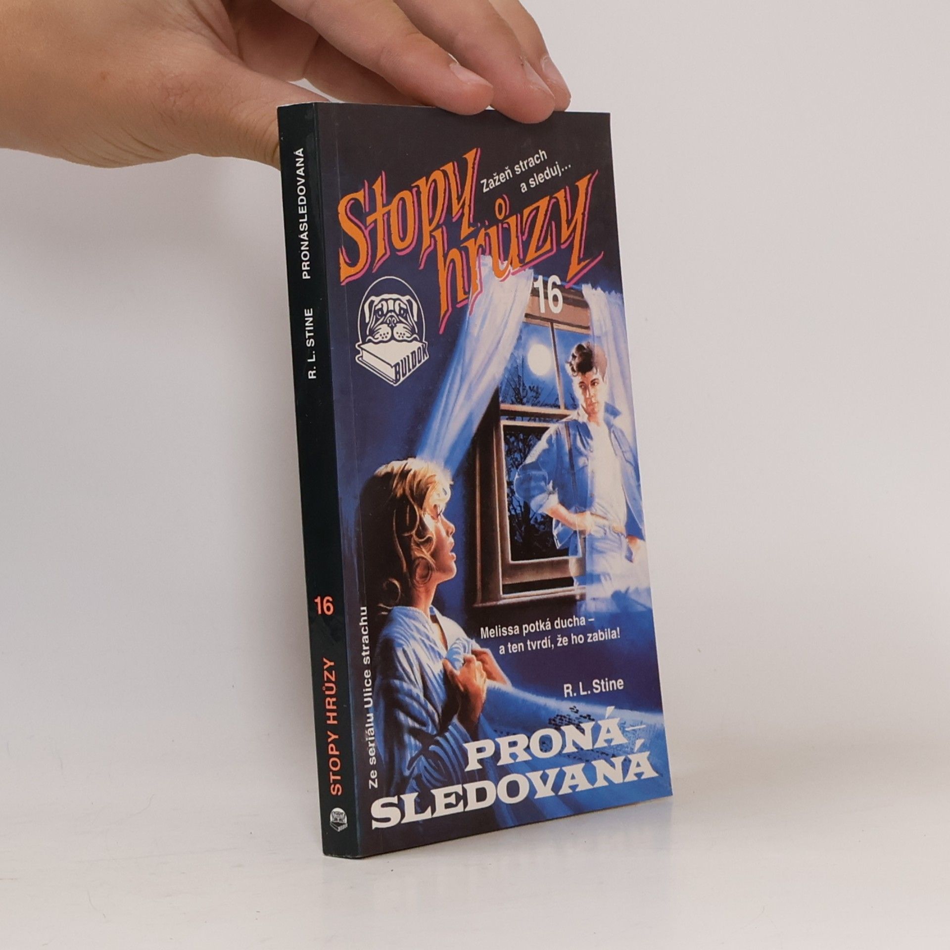 R. L. Stine Pronásledovaná. Stopy hrůzy 16