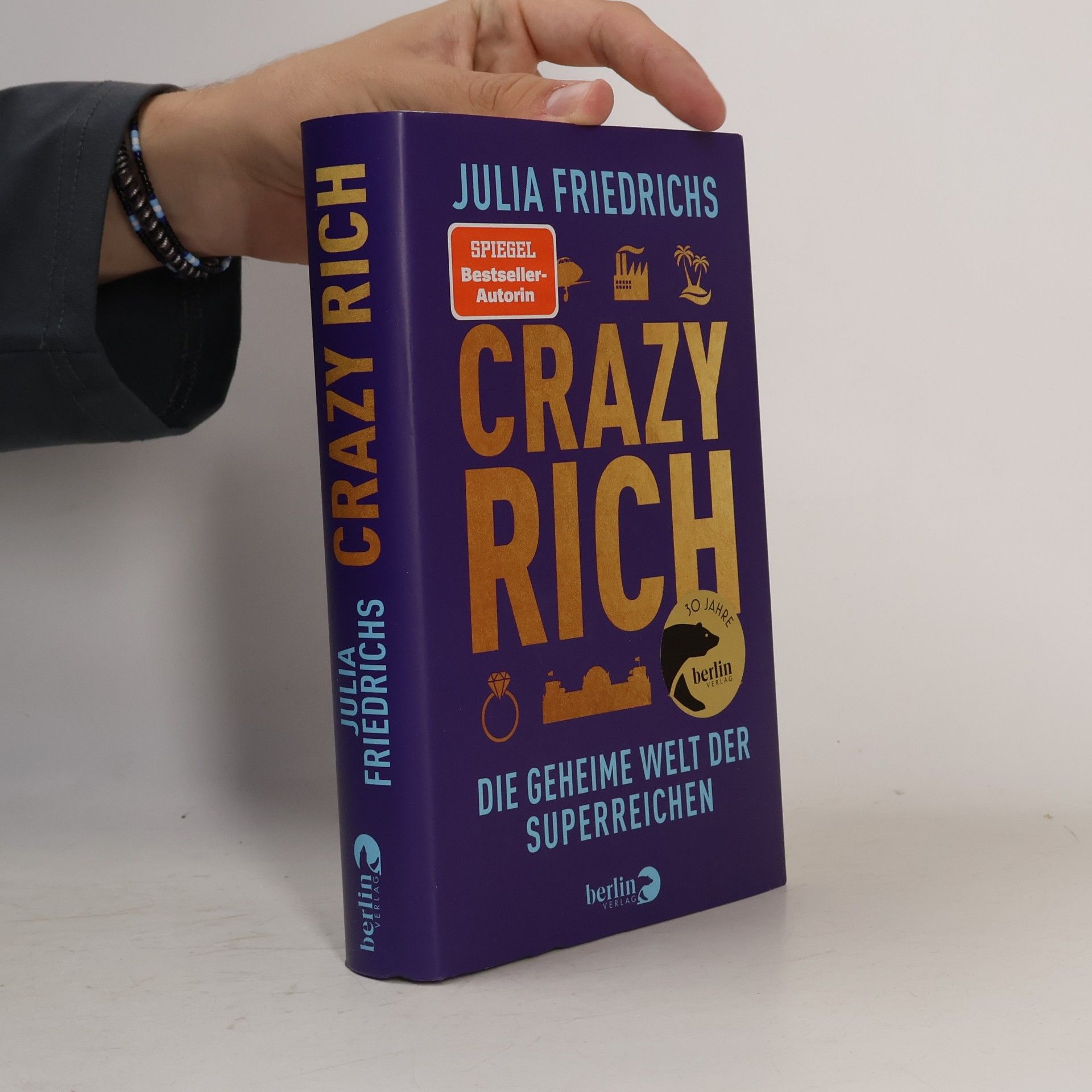 Julia Friedrichs Crazy Rich