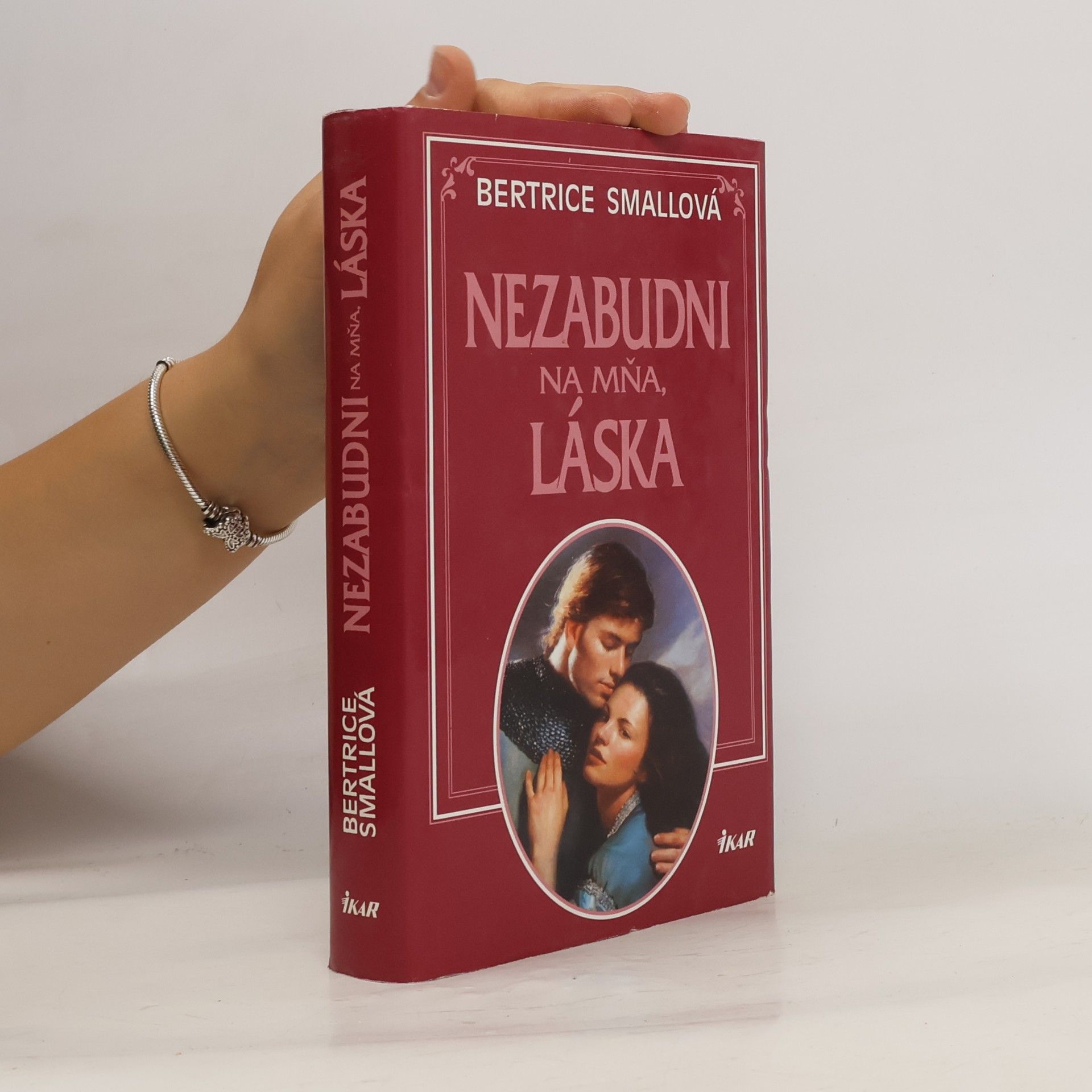 Bertrice Small Nezabudni na mňa, láska