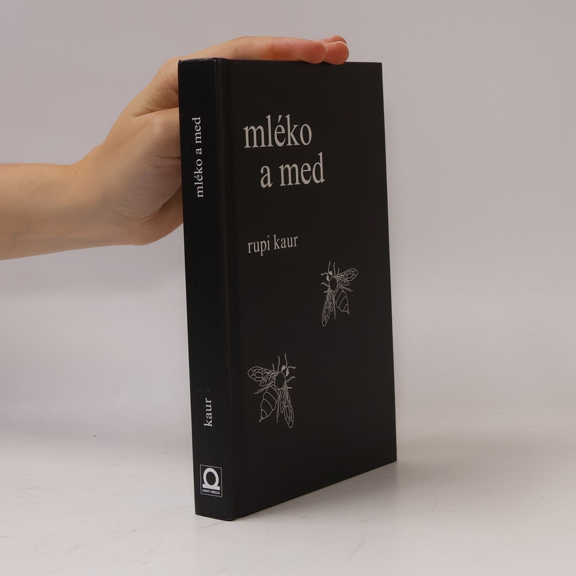Rupi Kaur Mléko a med