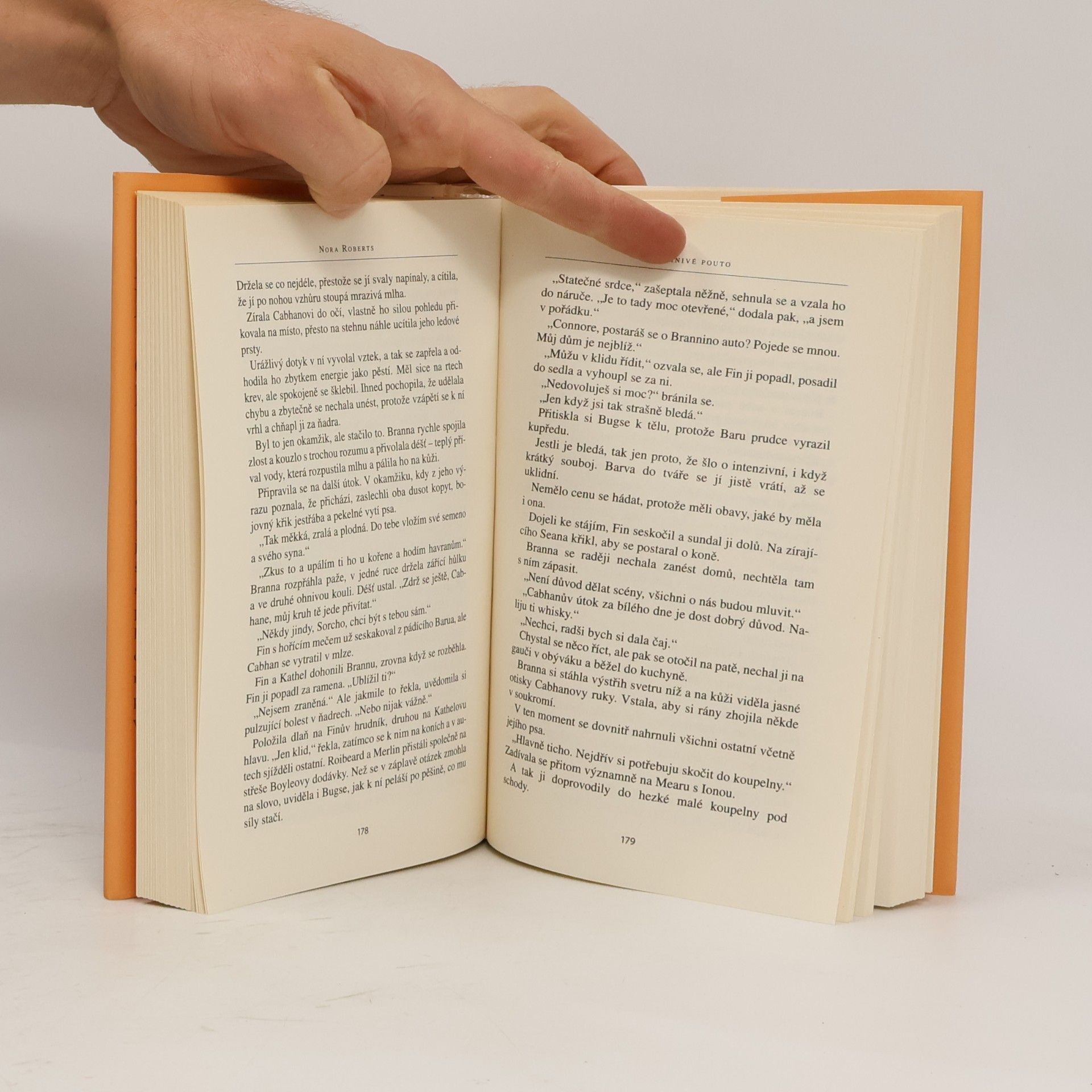 Nora Roberts Ohnivé pouto