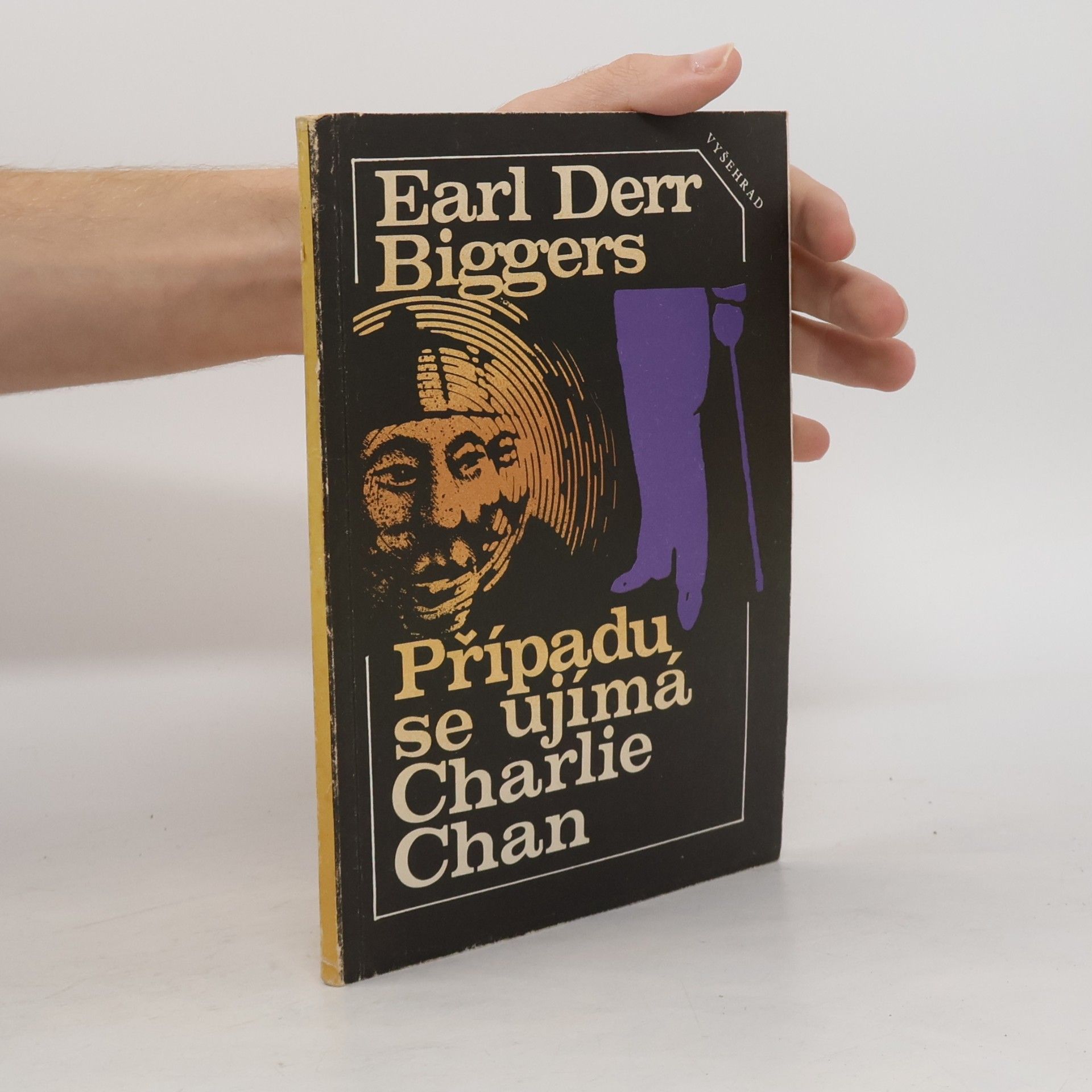 Earl Derr Biggers Případu se ujímá Charlie Chan