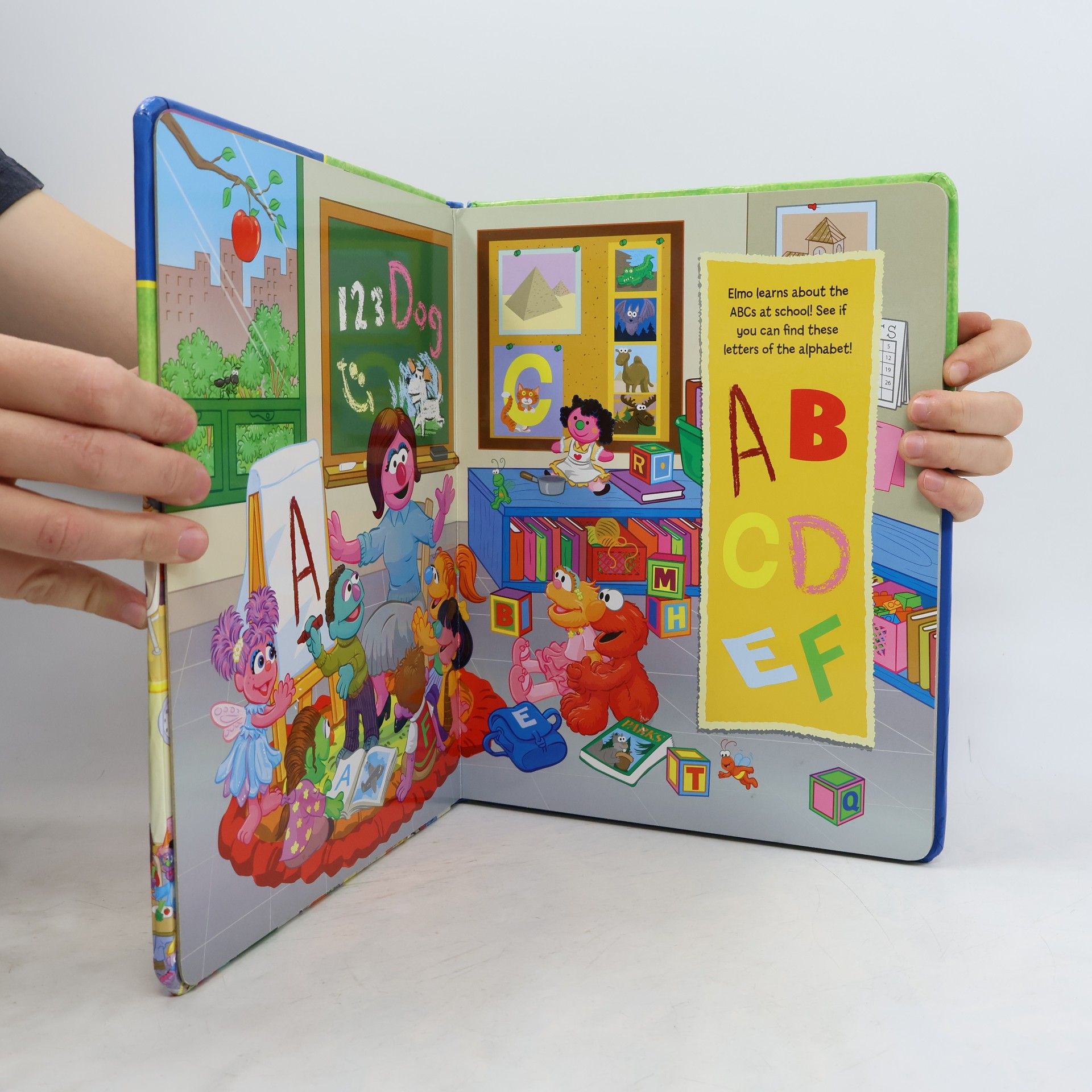 Phoenix International Publications Sesame Street First Look and Find: Let's Go to School