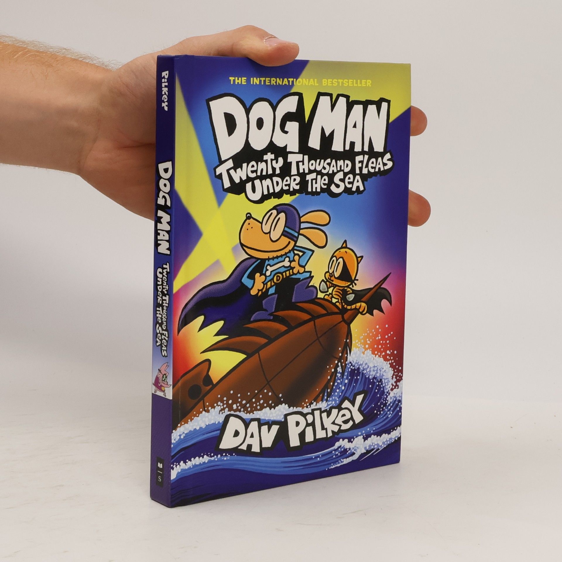 Dav Pilkey Dog Man 11: Twenty Thousand Fleas Under the Sea