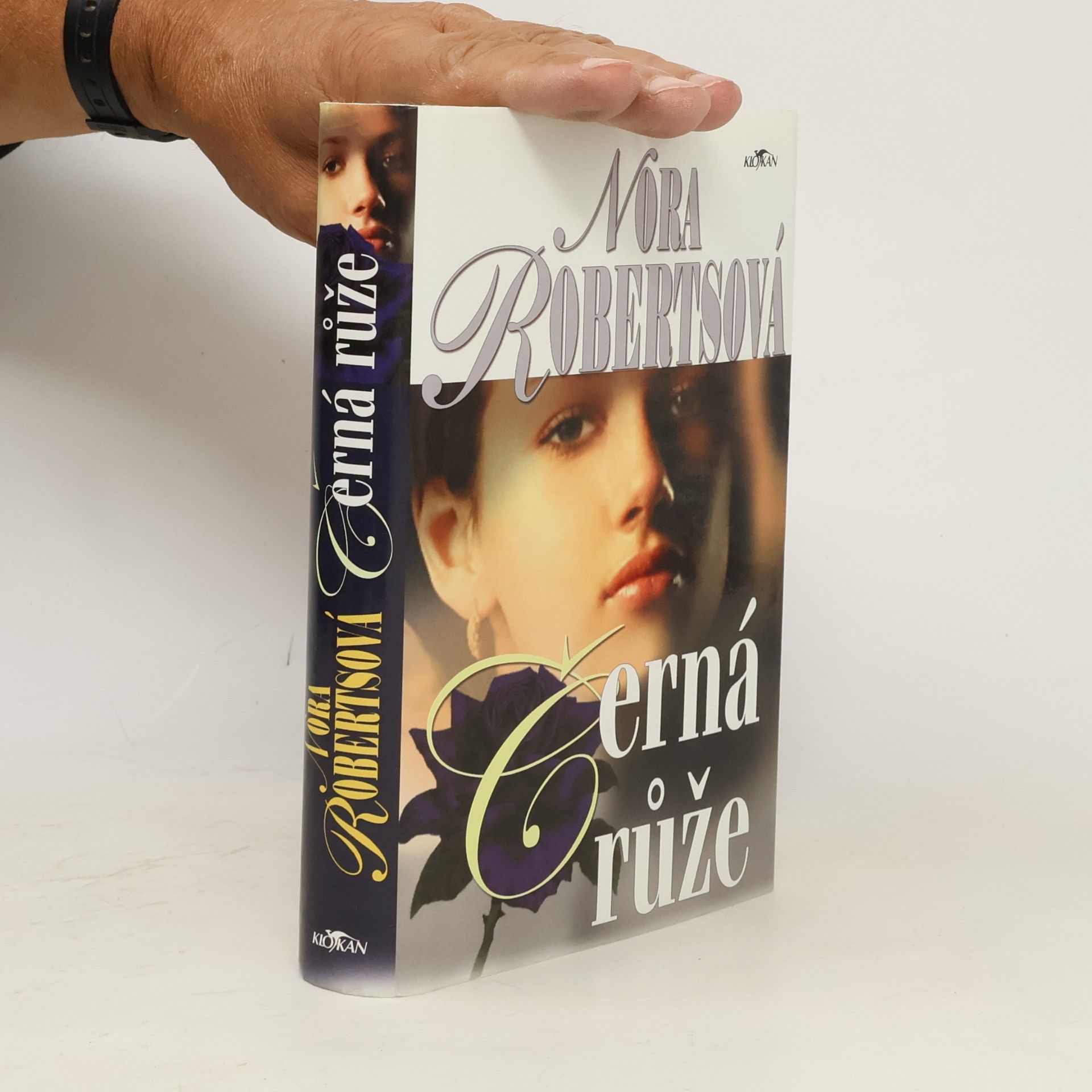 Nora Roberts Černá růže