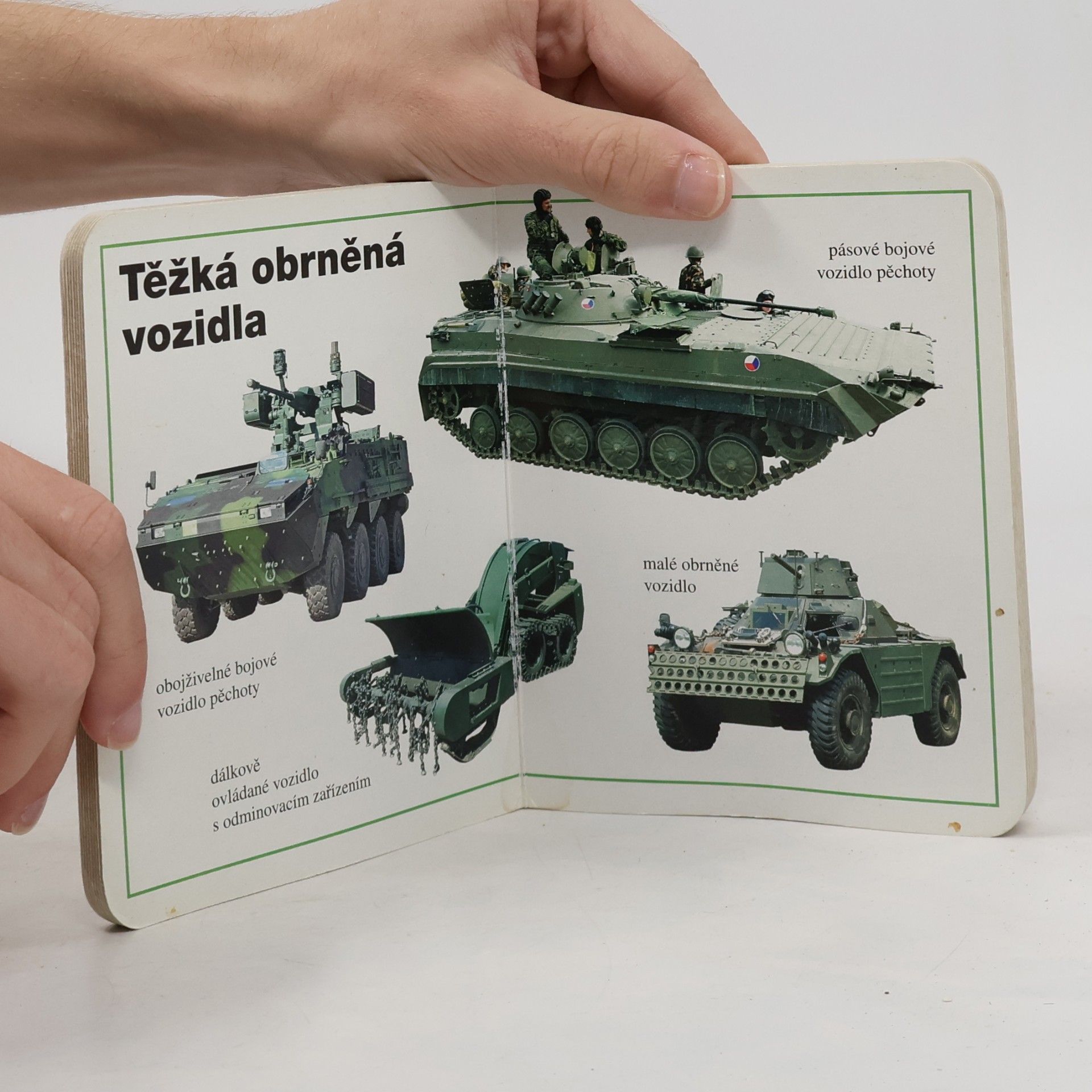 Various authors Moje první kniha: Armáda