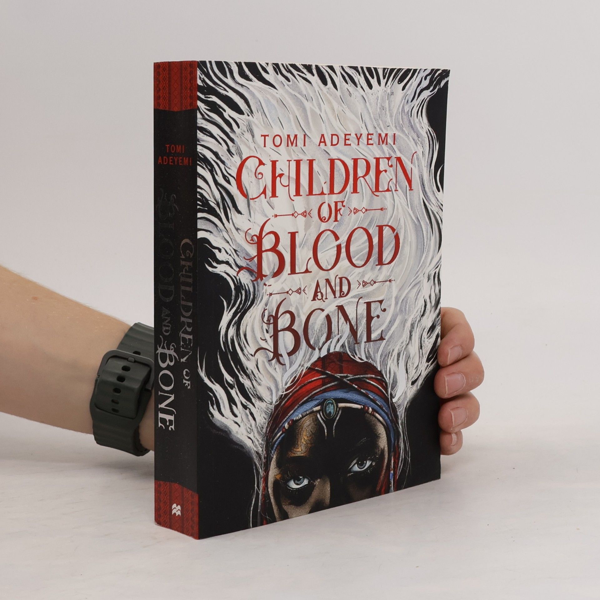 Tomi Adeyemi Children of blood and bone