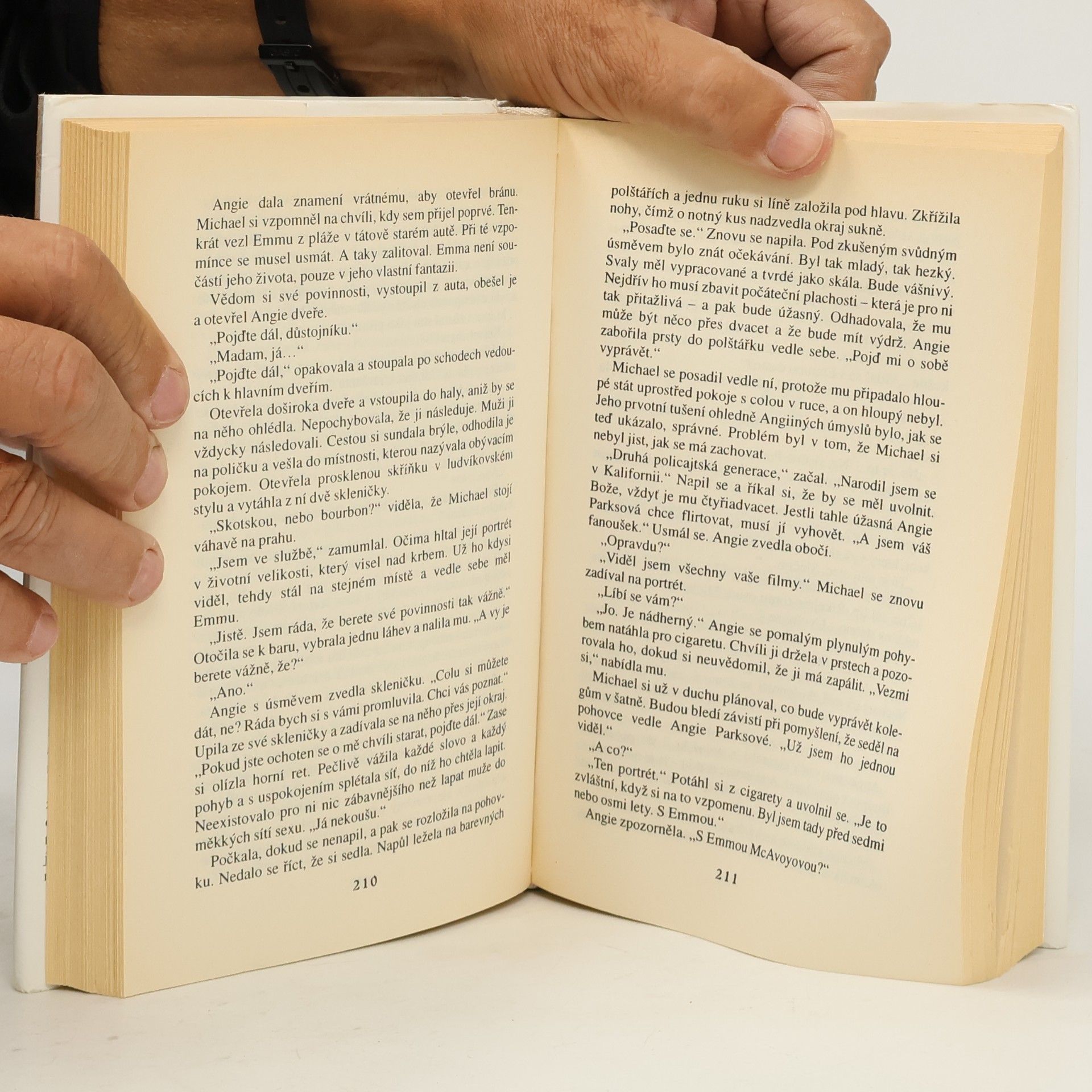 Nora Roberts Veřejná tajemství