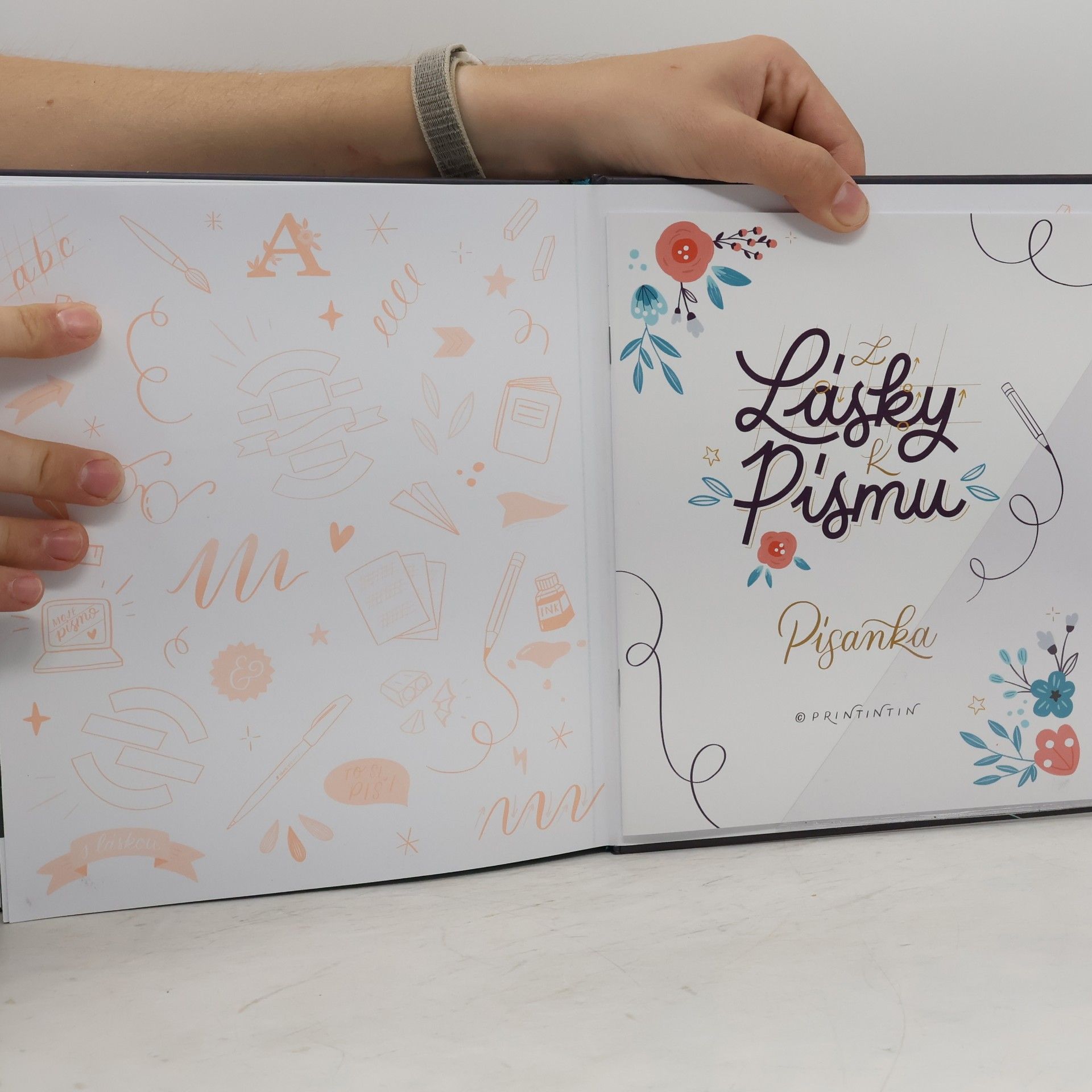 Kateřina Engelová Z lásky k písmu, aneb, Základy letteringu & moderní kaligrafie