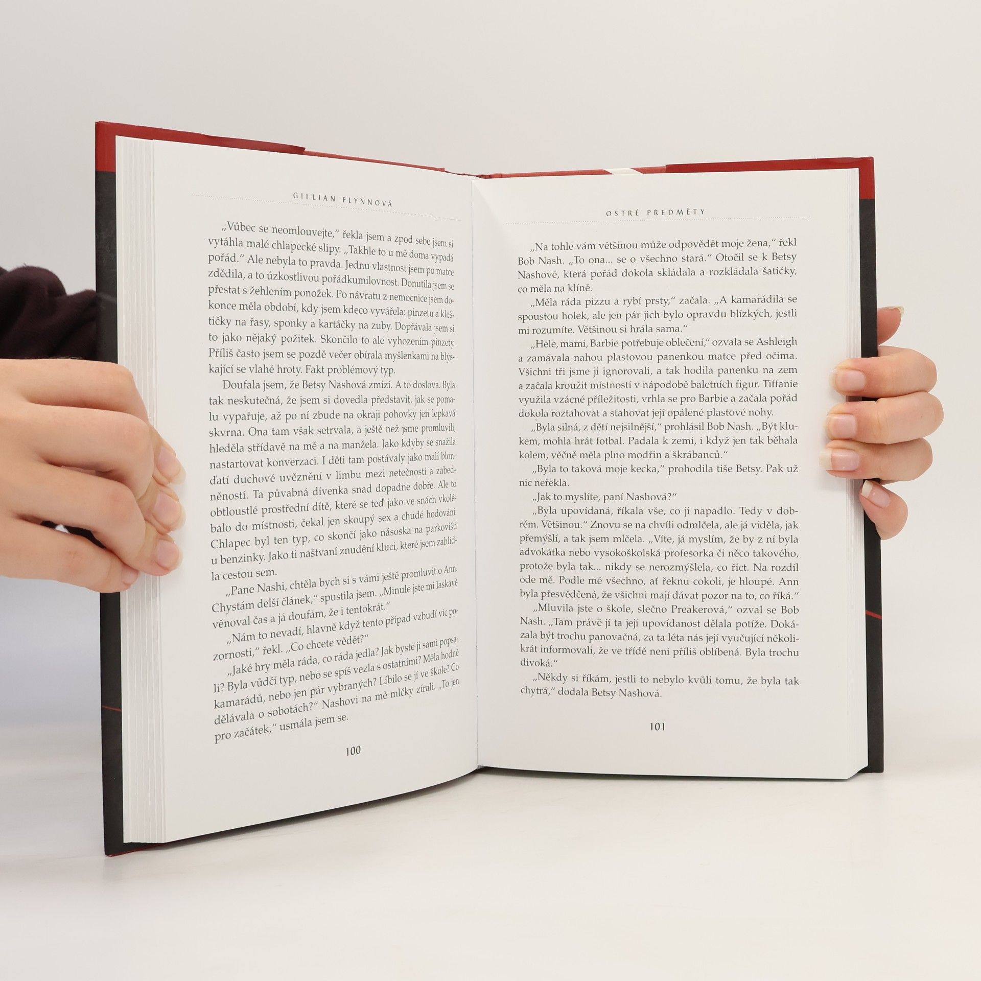 Gillian Flynn Ostré předměty