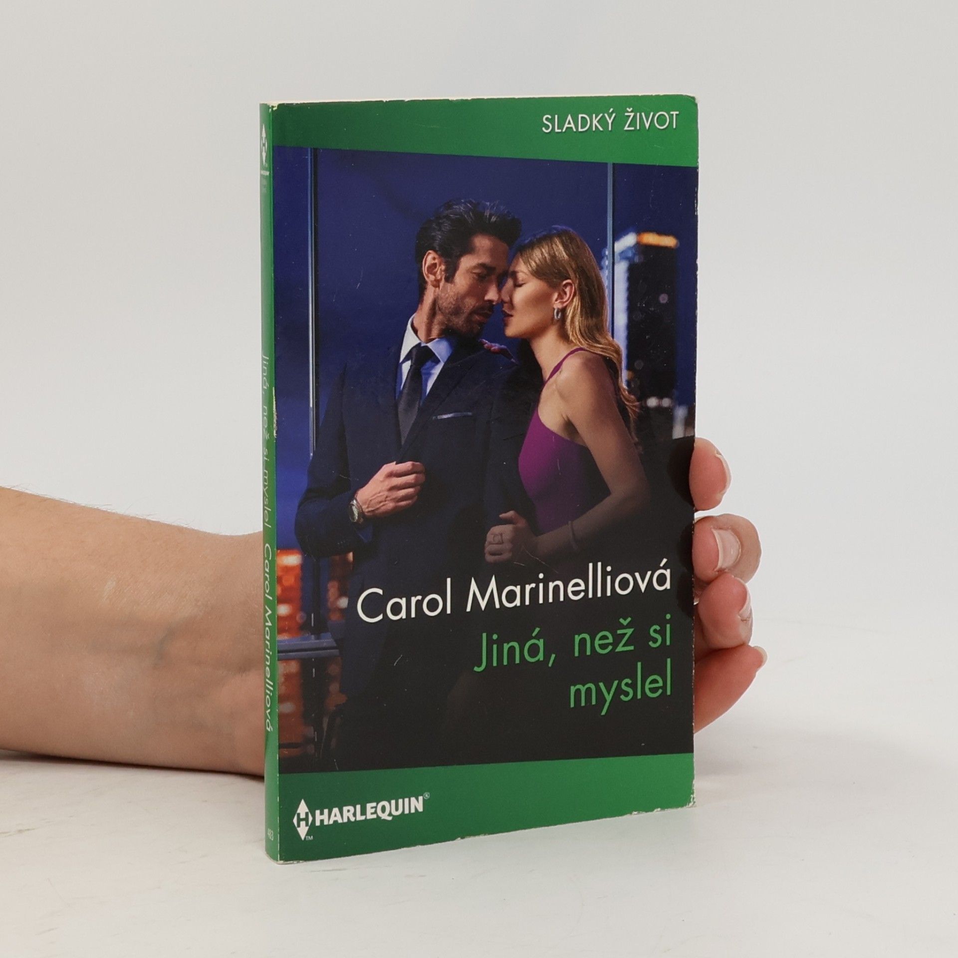 Carol Marinelli Jiná, než si myslel