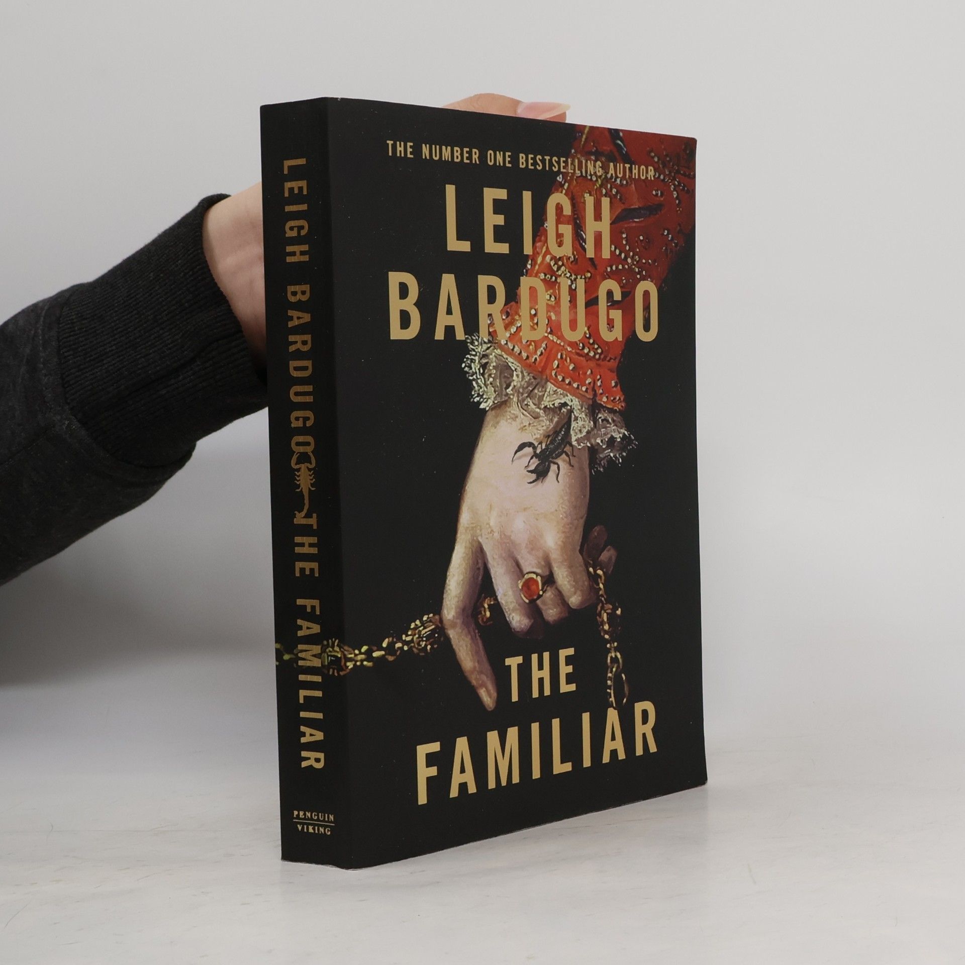 Leigh Bardugo The Familiar