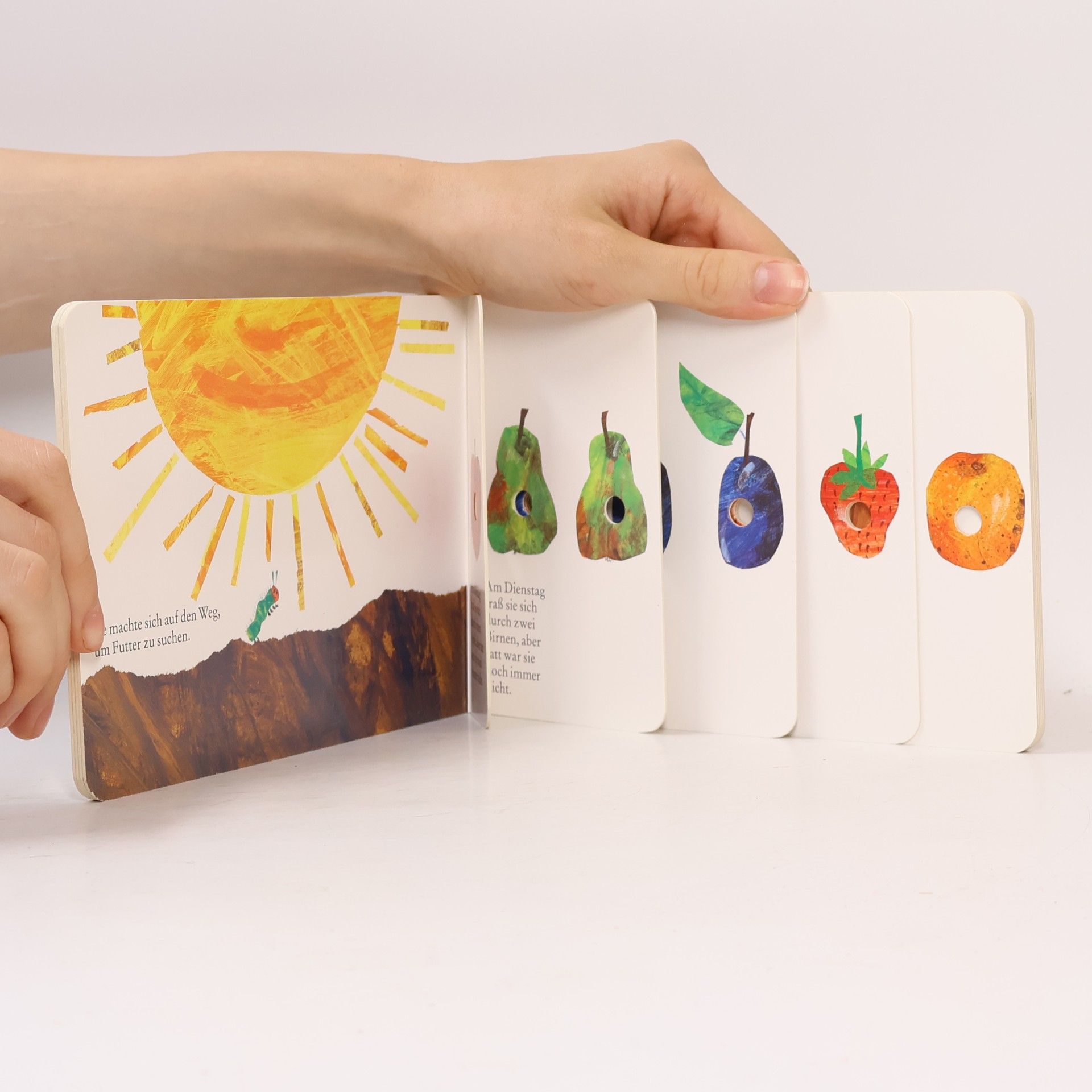 Eric Carle Die kleine Raupe Nimmersatt. Spielbilderbuch
