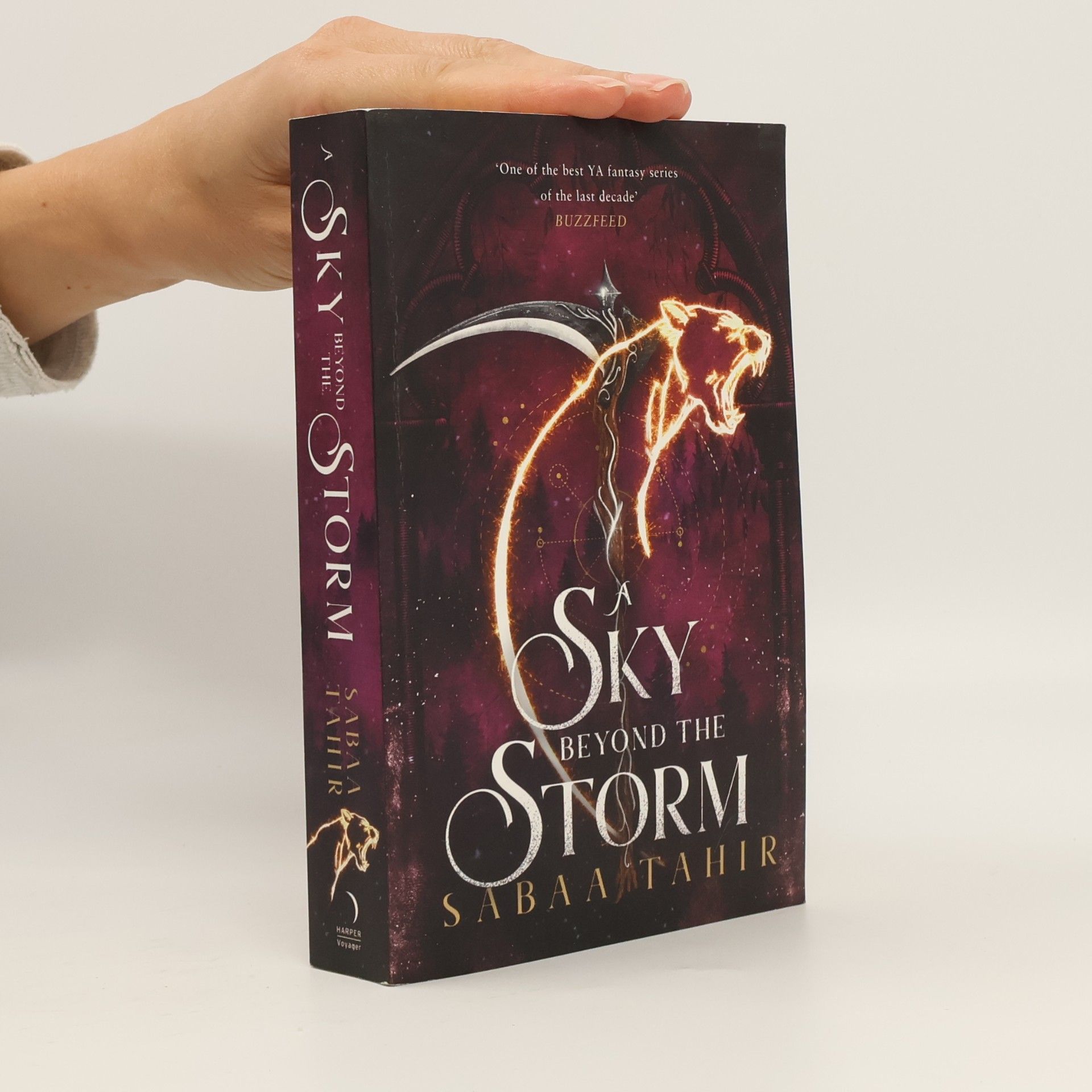 Sabaa Tahir A Sky Beyond the Storm